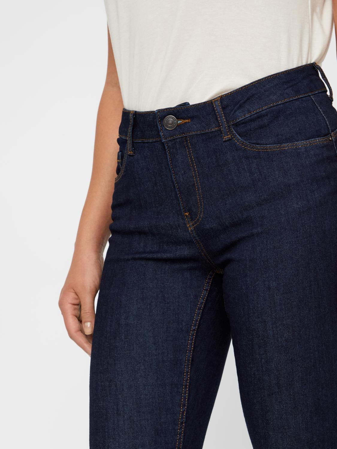 Vero moda hot sale vmseven jeans