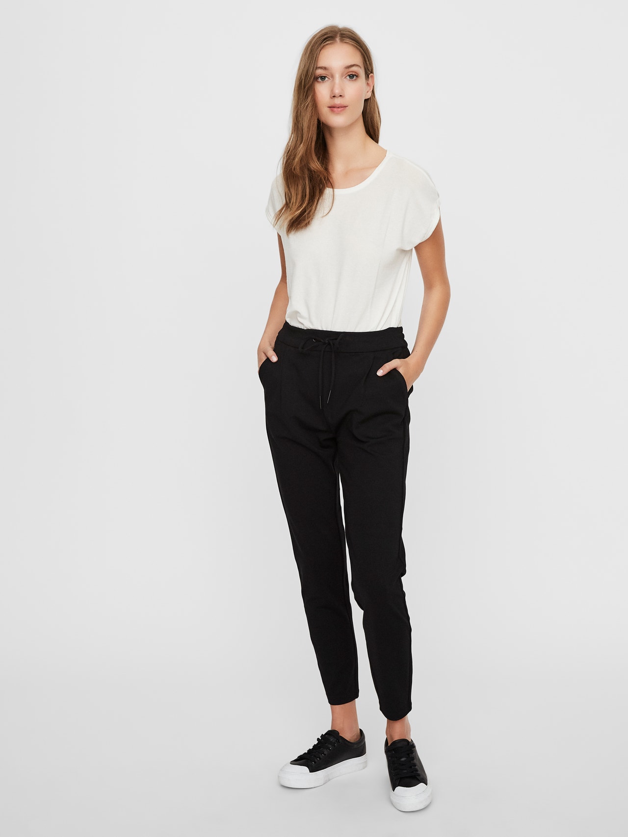 Moda® | waist | Trousers Vero VMEVA Mid Black
