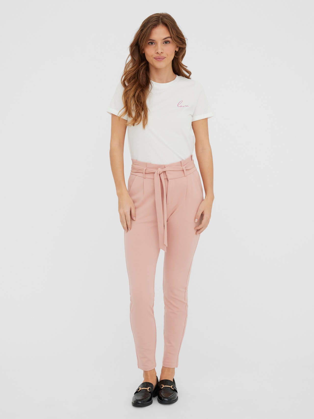 VMEVA high rise trousers with 30% discount! | Vero Moda®