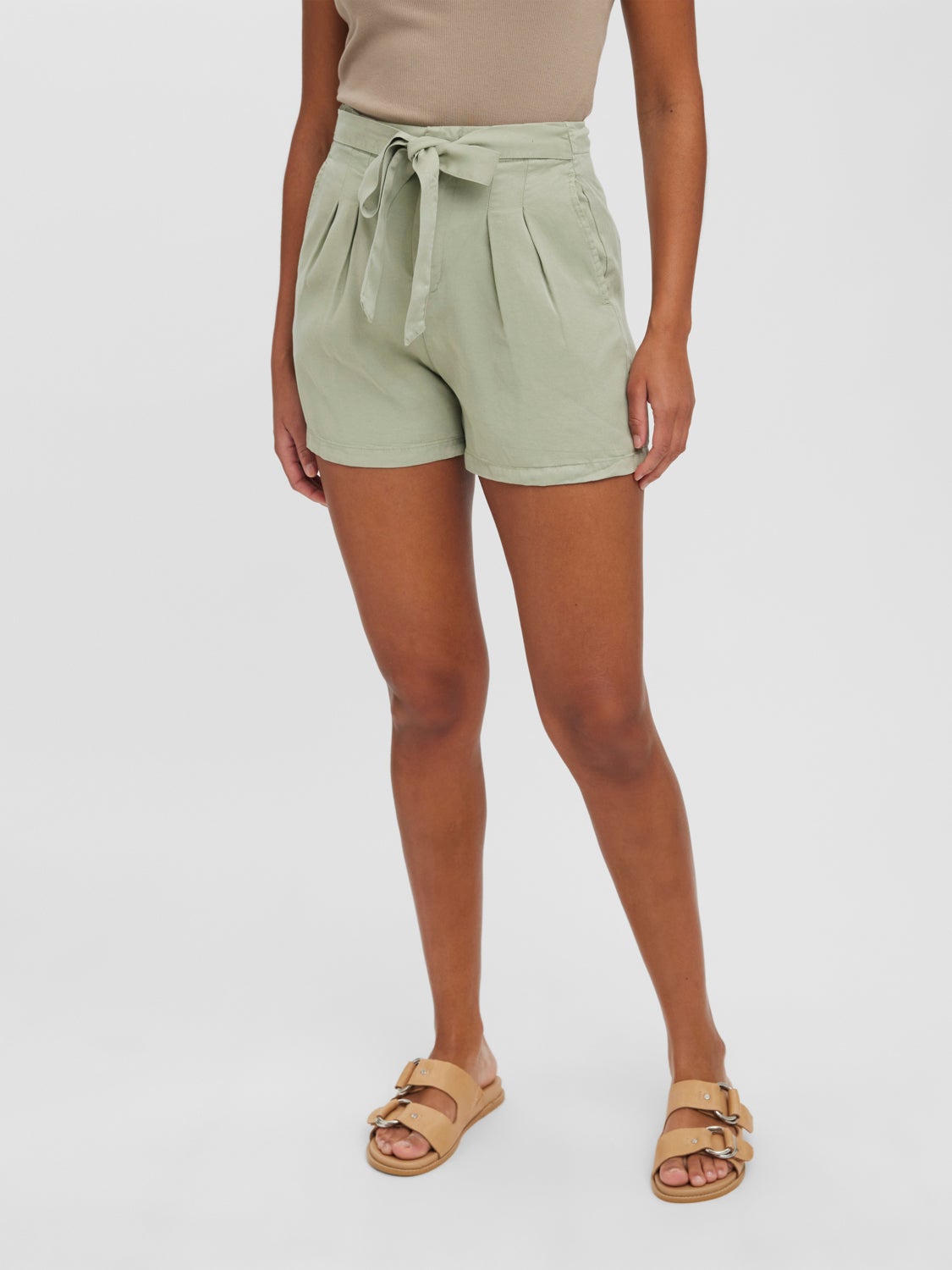 Moda Krótkie spodnie Krótkie szorty Vero Moda Kr\u00f3tkie szorty zielony W stylu casual 