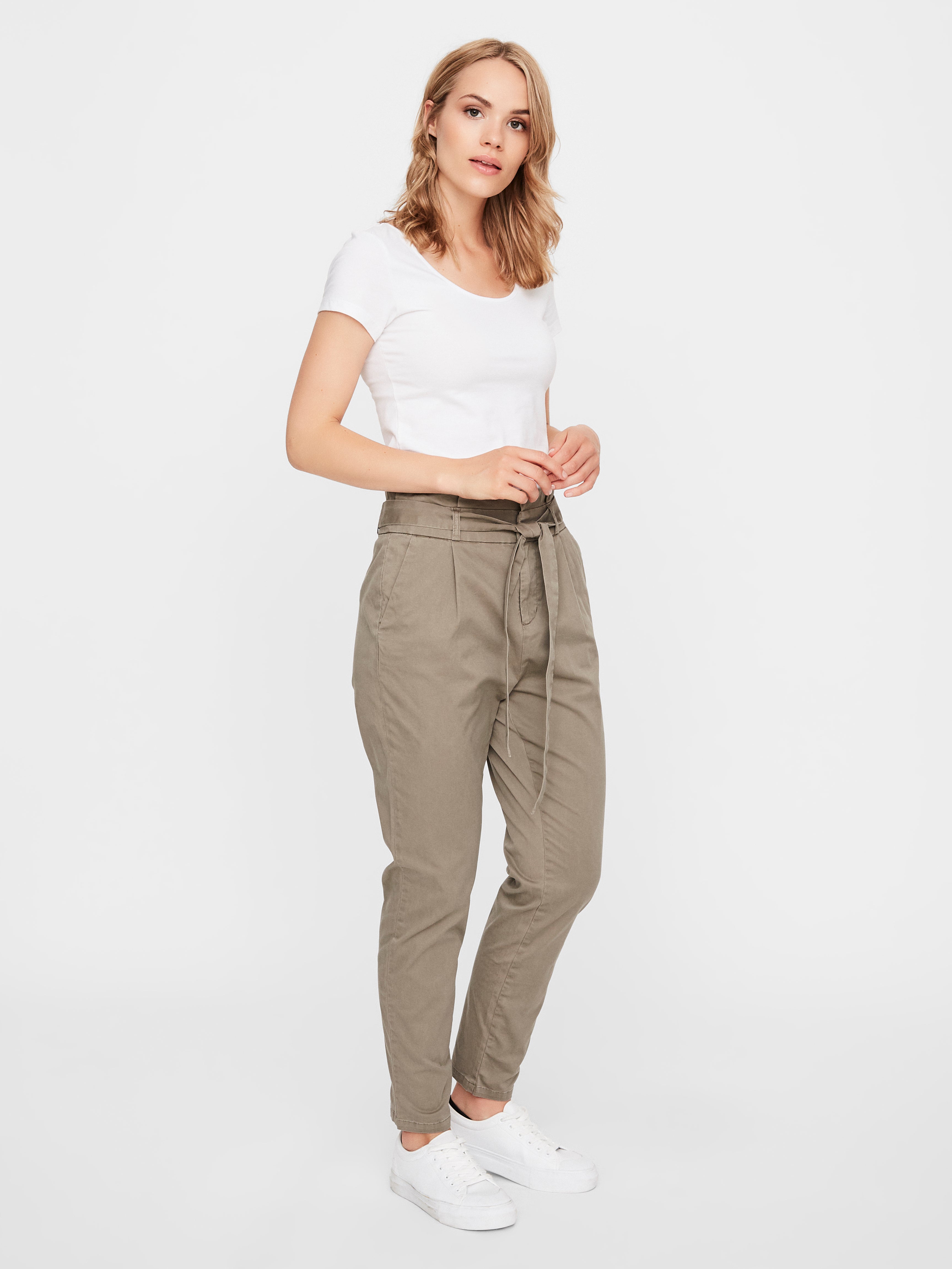VMEASY Loose Fit Trousers with 35 discount  Vero Moda