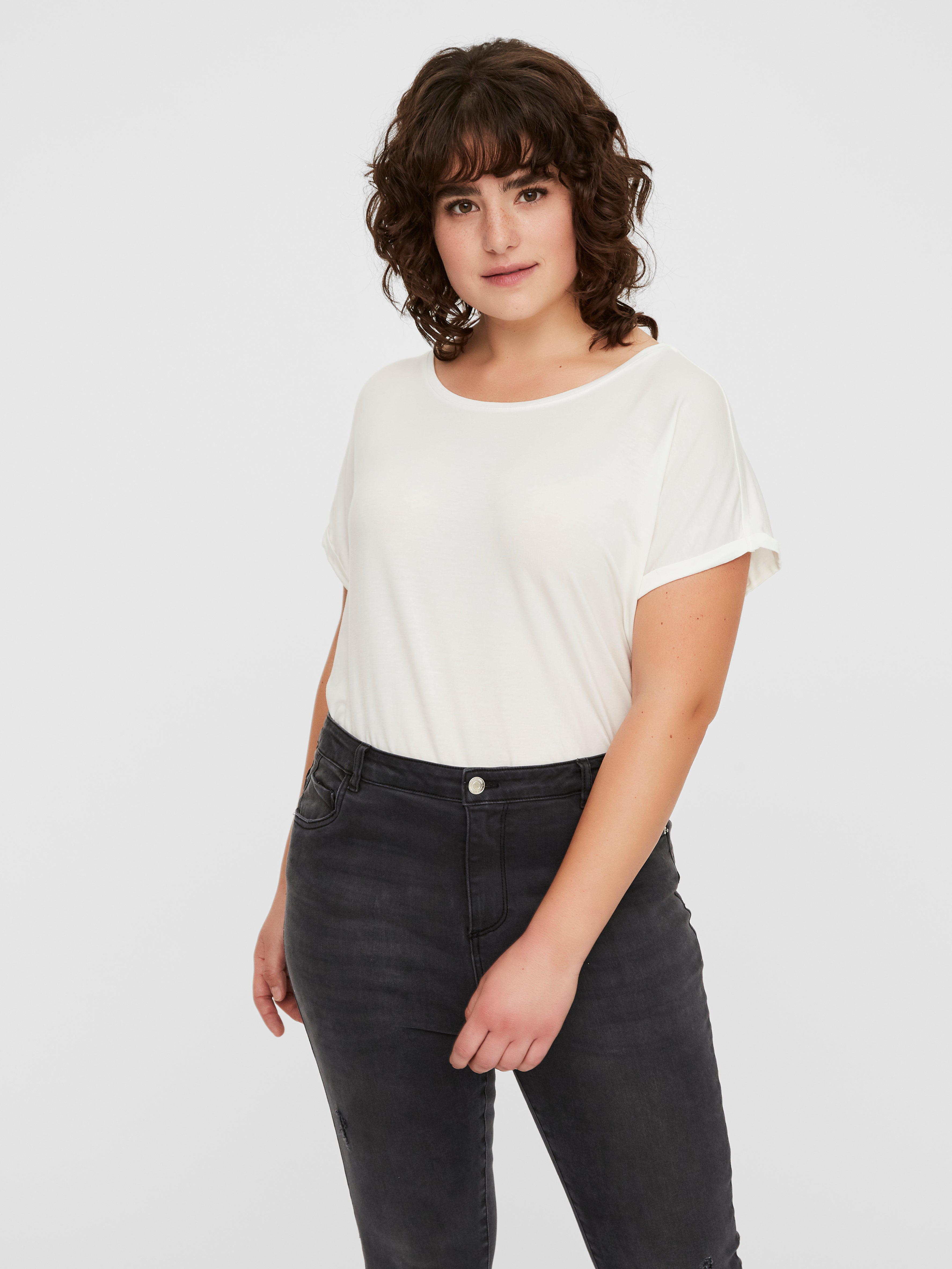 Box Fit O-Neck Curve T-Shirt | White Clear | Vero Moda®