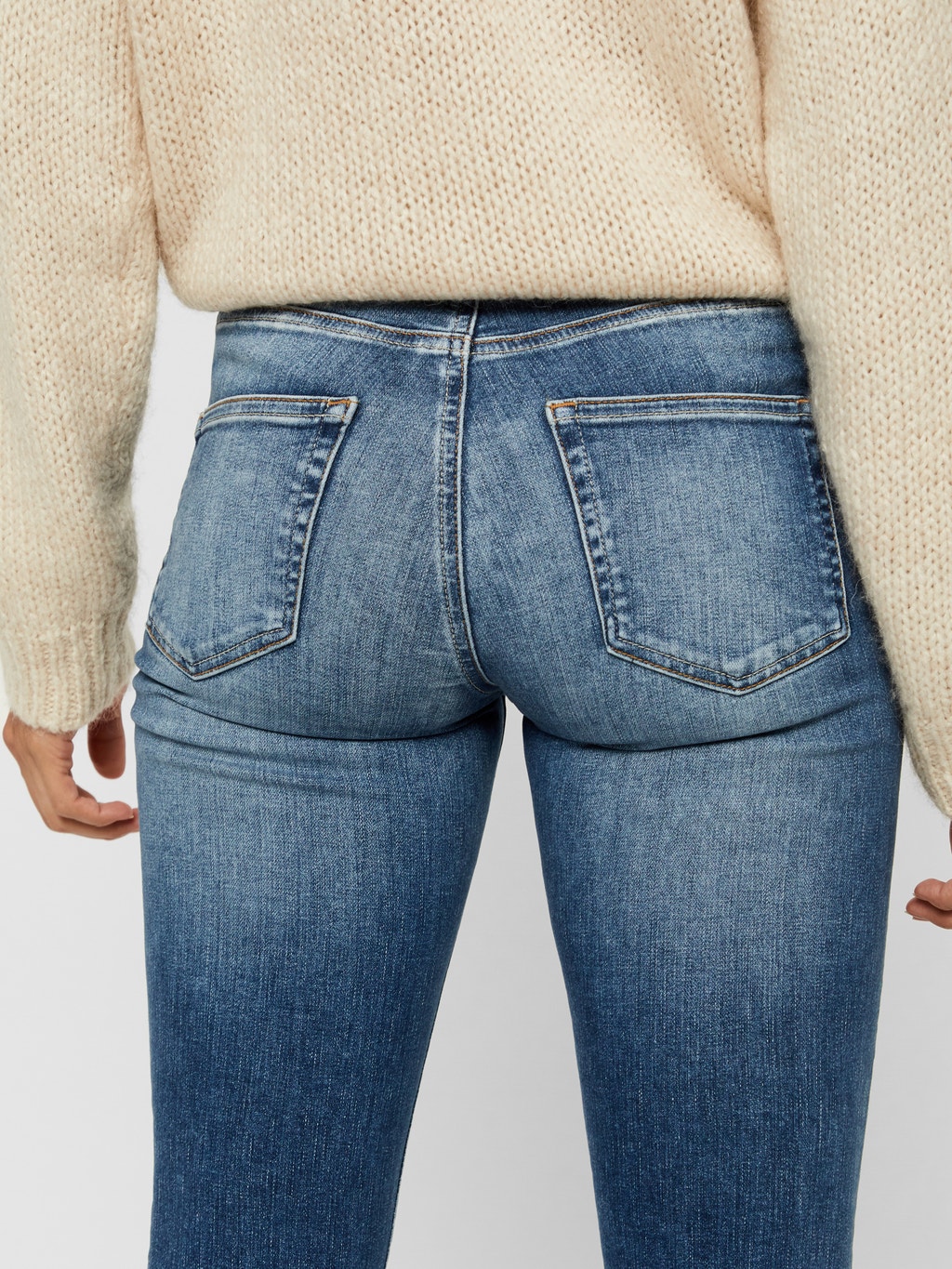 Slim Fit Mid rise Jeans | Medium Blue | Vero Moda®