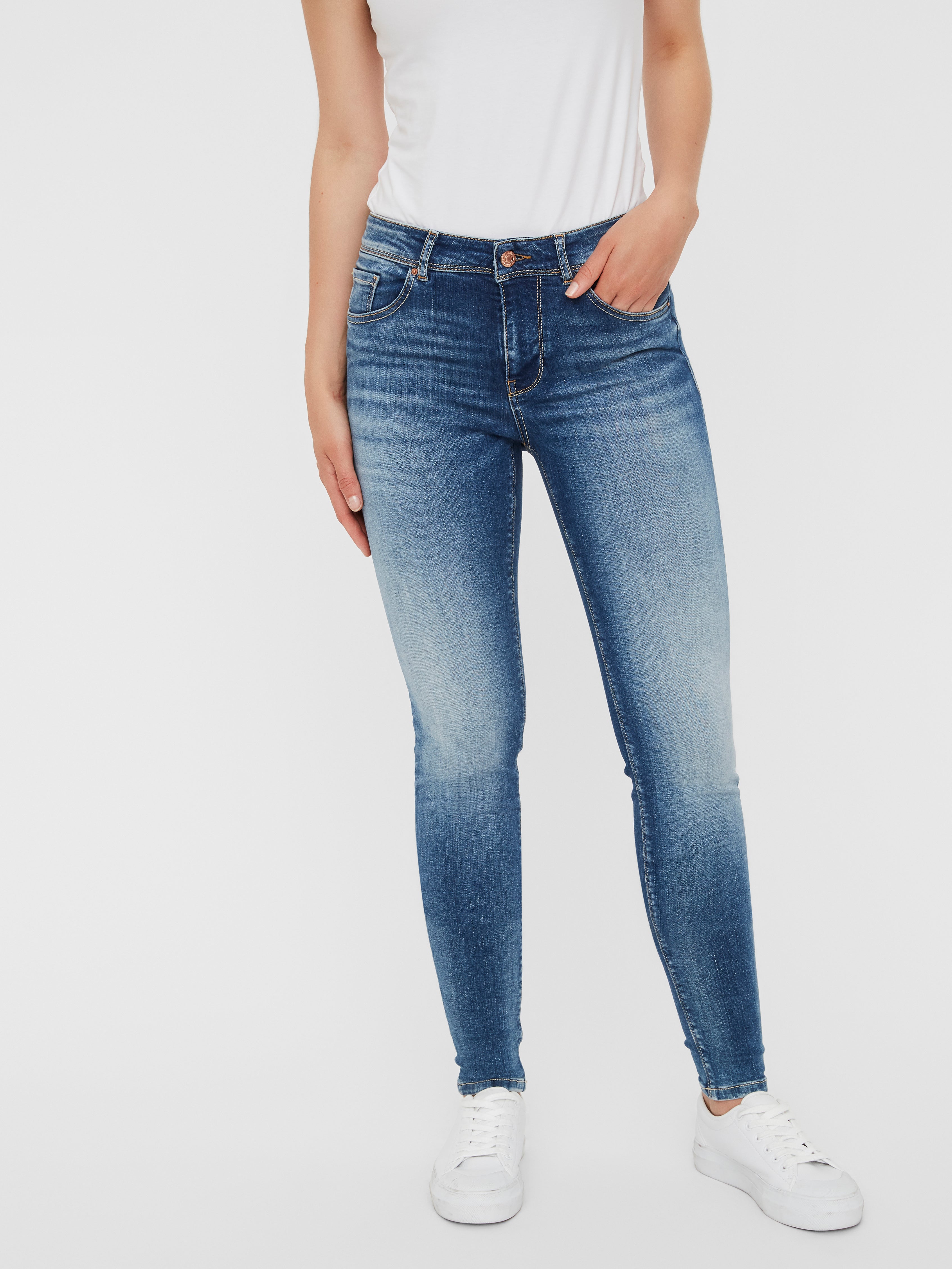 Slim Fit Mid rise Jeans | Medium Blue | Vero Moda®