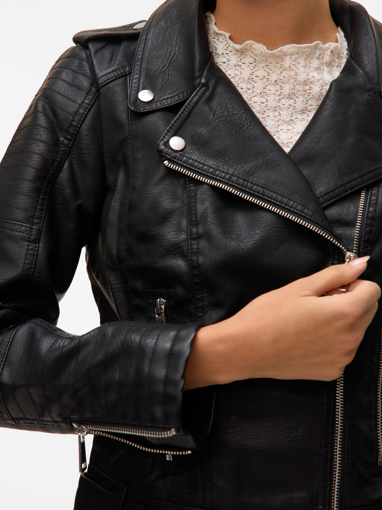 Vero Moda RAMON ELLI SHORT COATED NOOS - Imitatieleren jas - black Vero Moda RAMON ELLI SHORT COATED NOOS - Imitatieleren jas - black