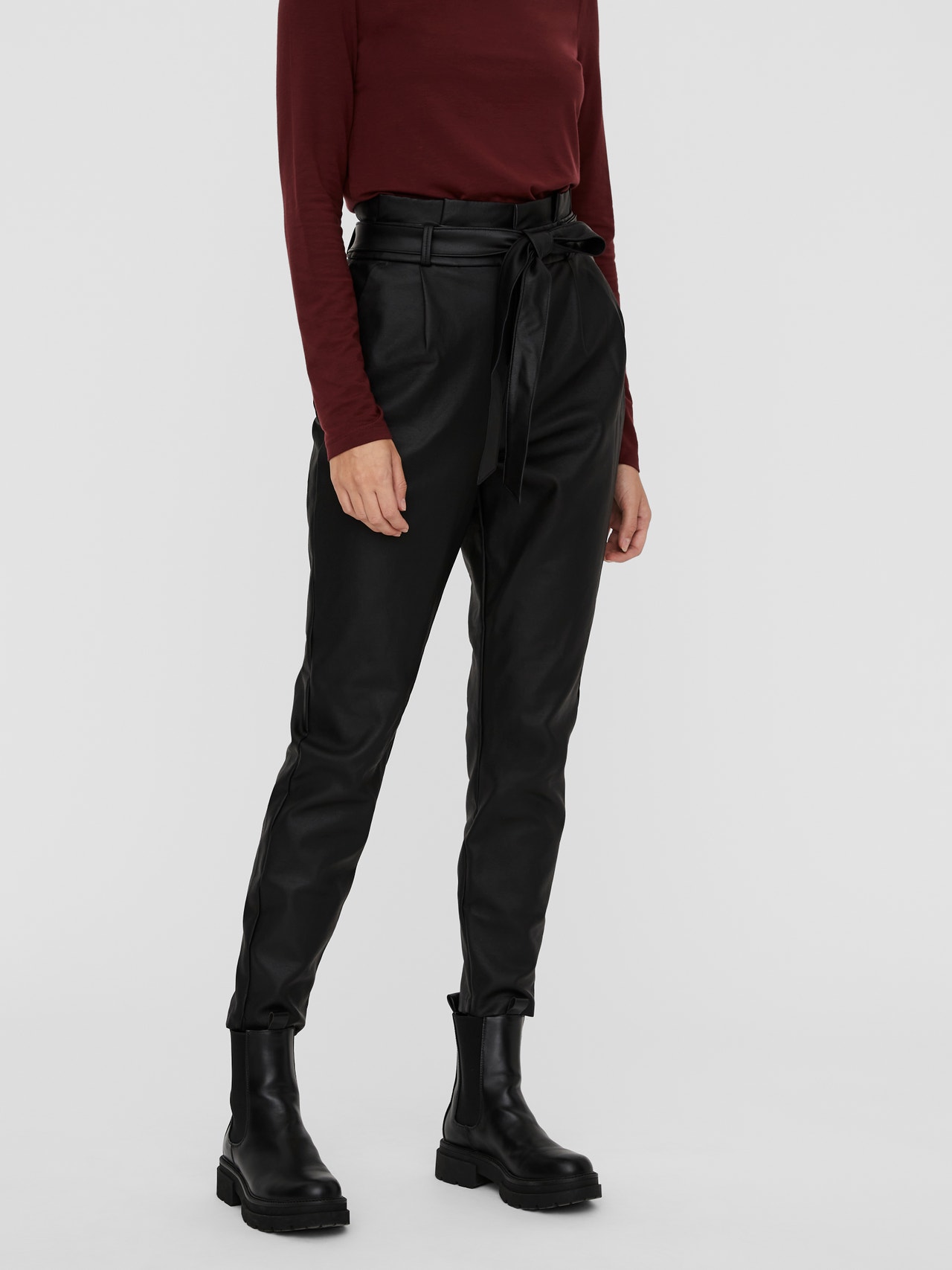 Normal | VMEVA Trousers | Vero Moda® Black rise
