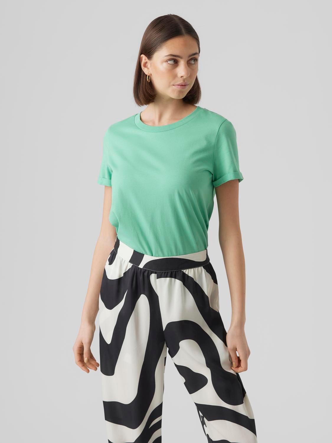 Women's T-shirts: Floral, Striped, Printed & More | VERO MODA