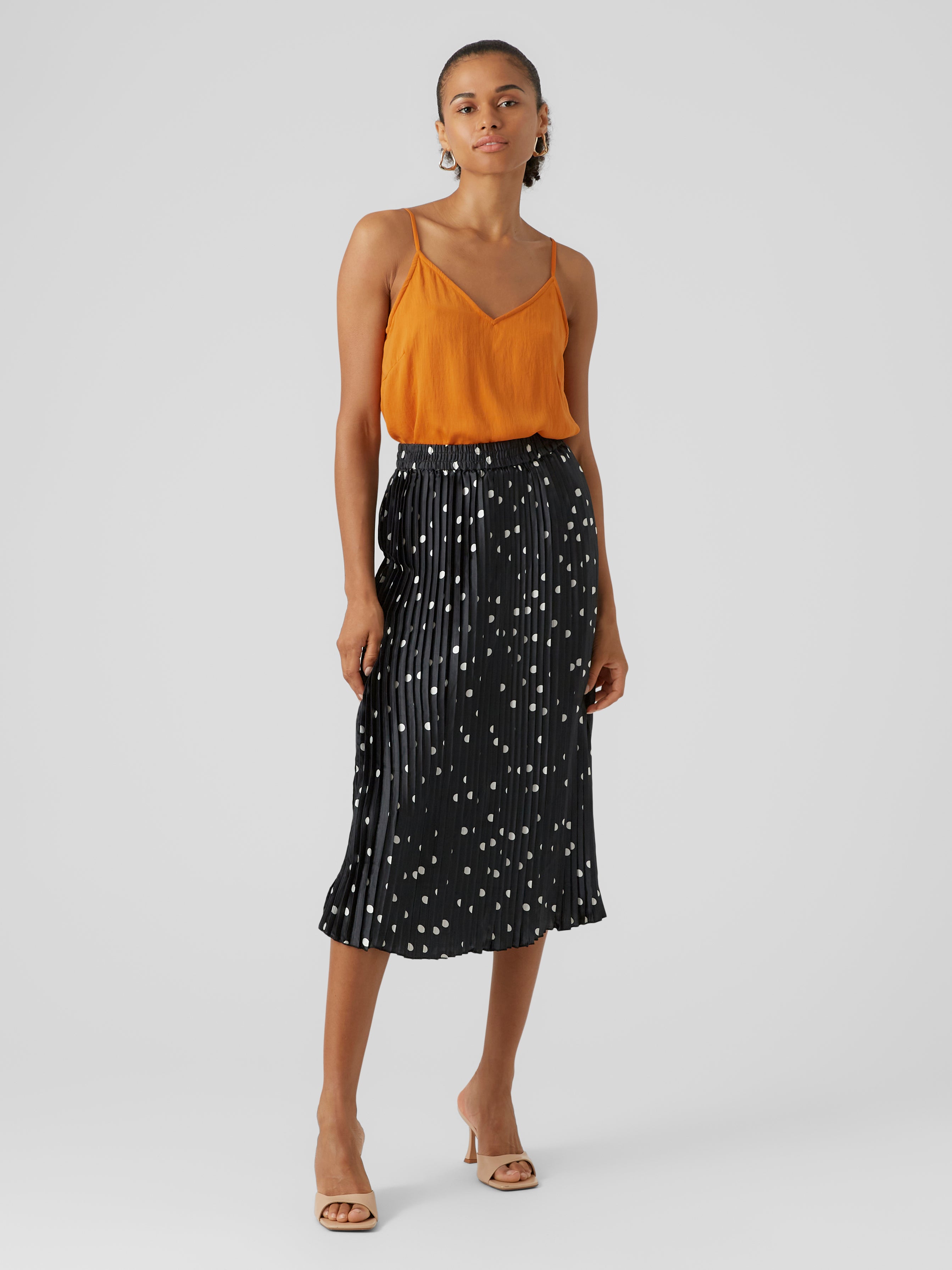 Long pleated outlet skirt 40