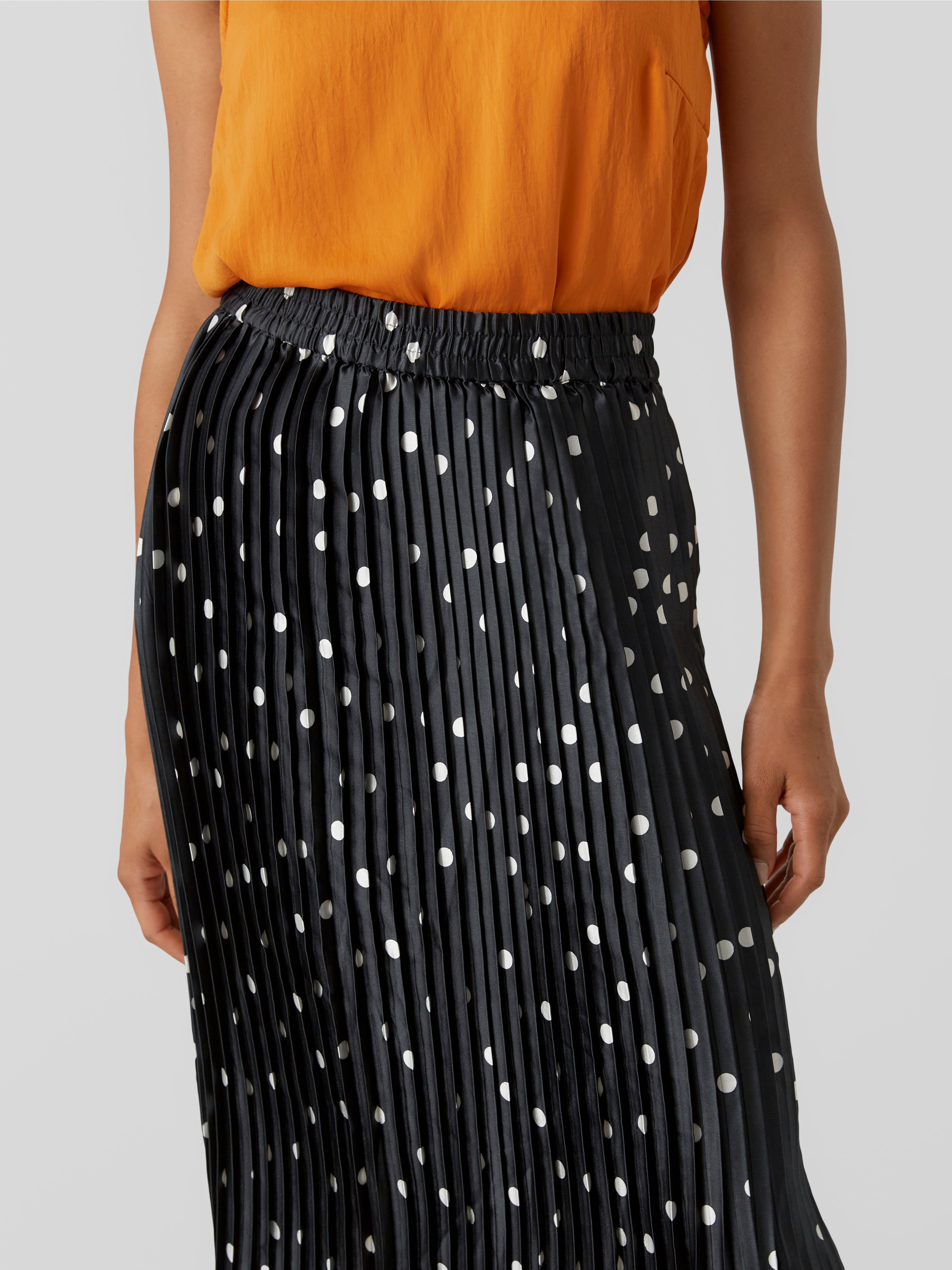 Pleated skirt 2024 vero moda