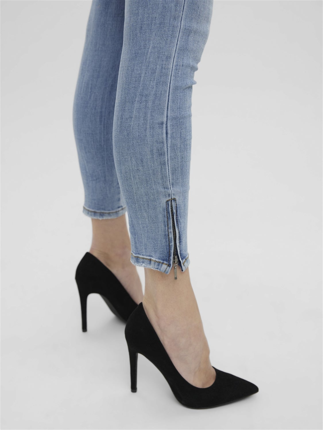 Mid hot sale rise heels