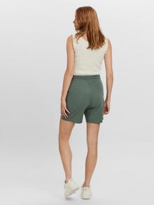 Vero Moda VMOCTAVIA Shorts -Laurel Wreath - 10259463