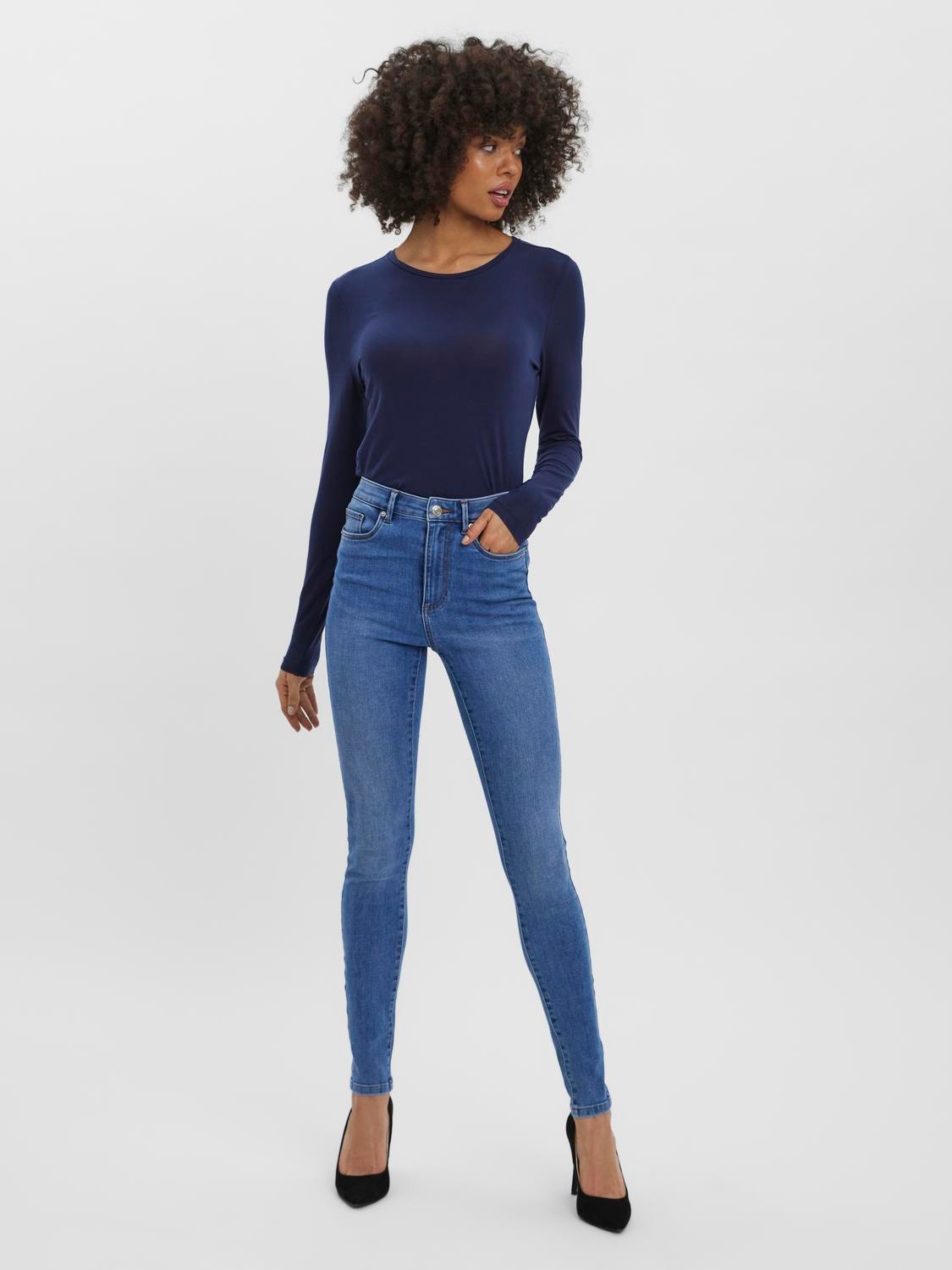Blue | Medium VMSOPHIA Moda® High rise Vero Jeans |