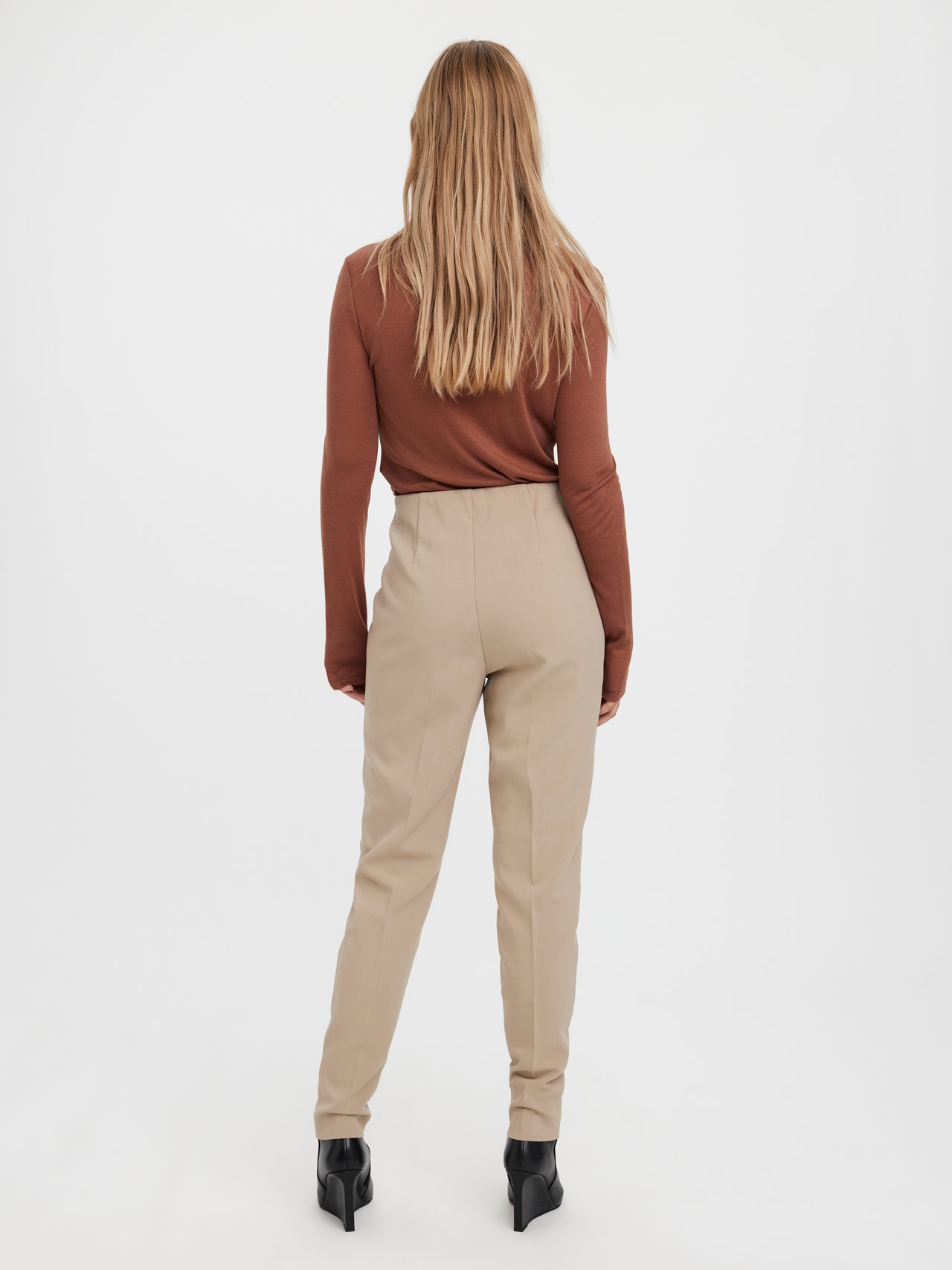 High Vero rise Moda® VMSANDY Trousers 40% discount! | with
