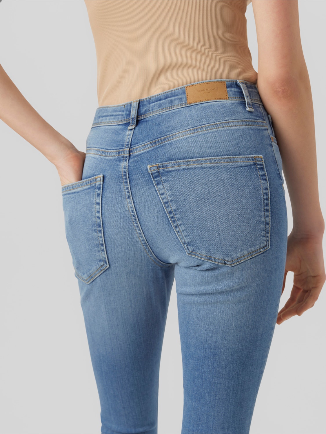VMSOPHIA Jeans with 40% discount! | Vero Moda®