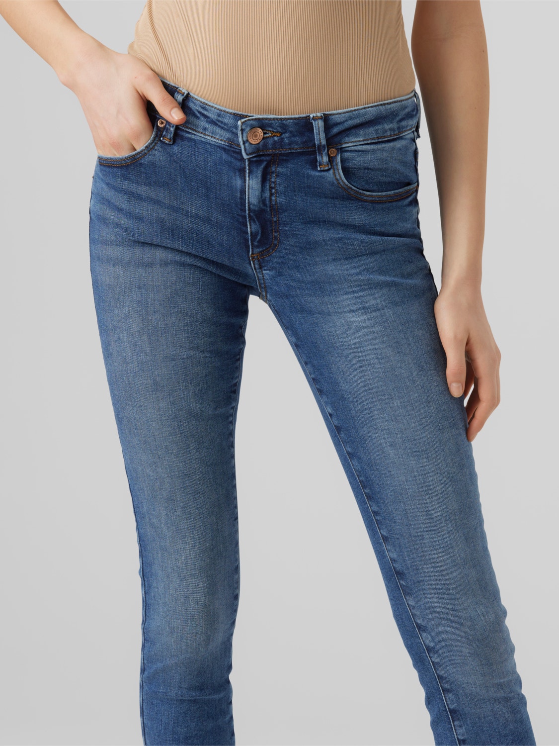 Vero Moda VMLYDIA Niski stan Krój skinny Jeans -Medium Blue Denim - 10271897
