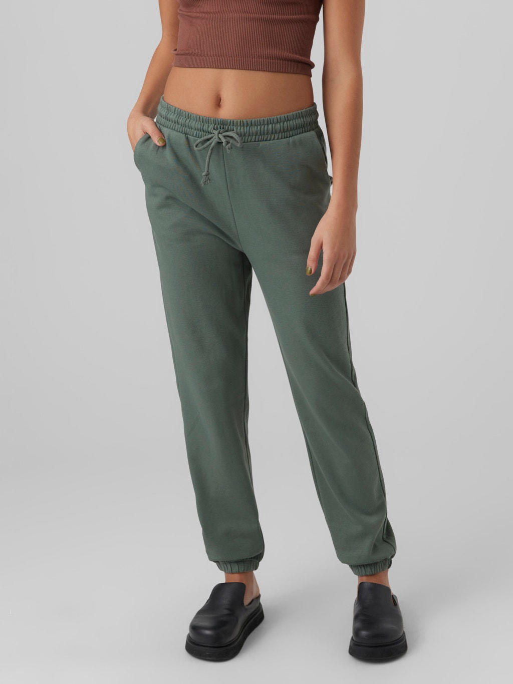 Landbrugs kom videre Merchandiser Loose Fit Trousers with 50% discount! | Vero Moda®