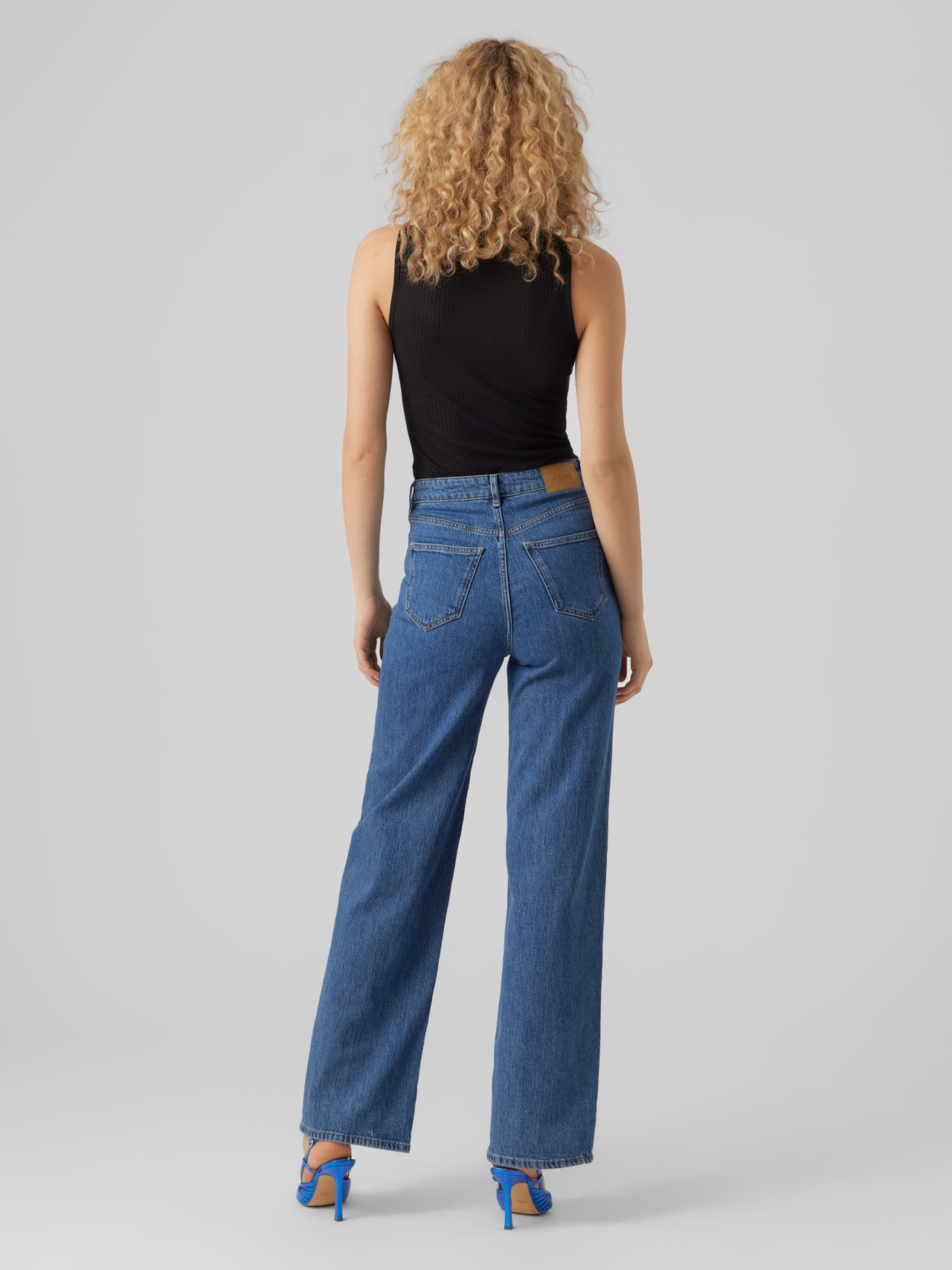 Vero Moda VMREBECCA Super high rise Regular Fit Jeans -Medium Blue Denim - 10275575