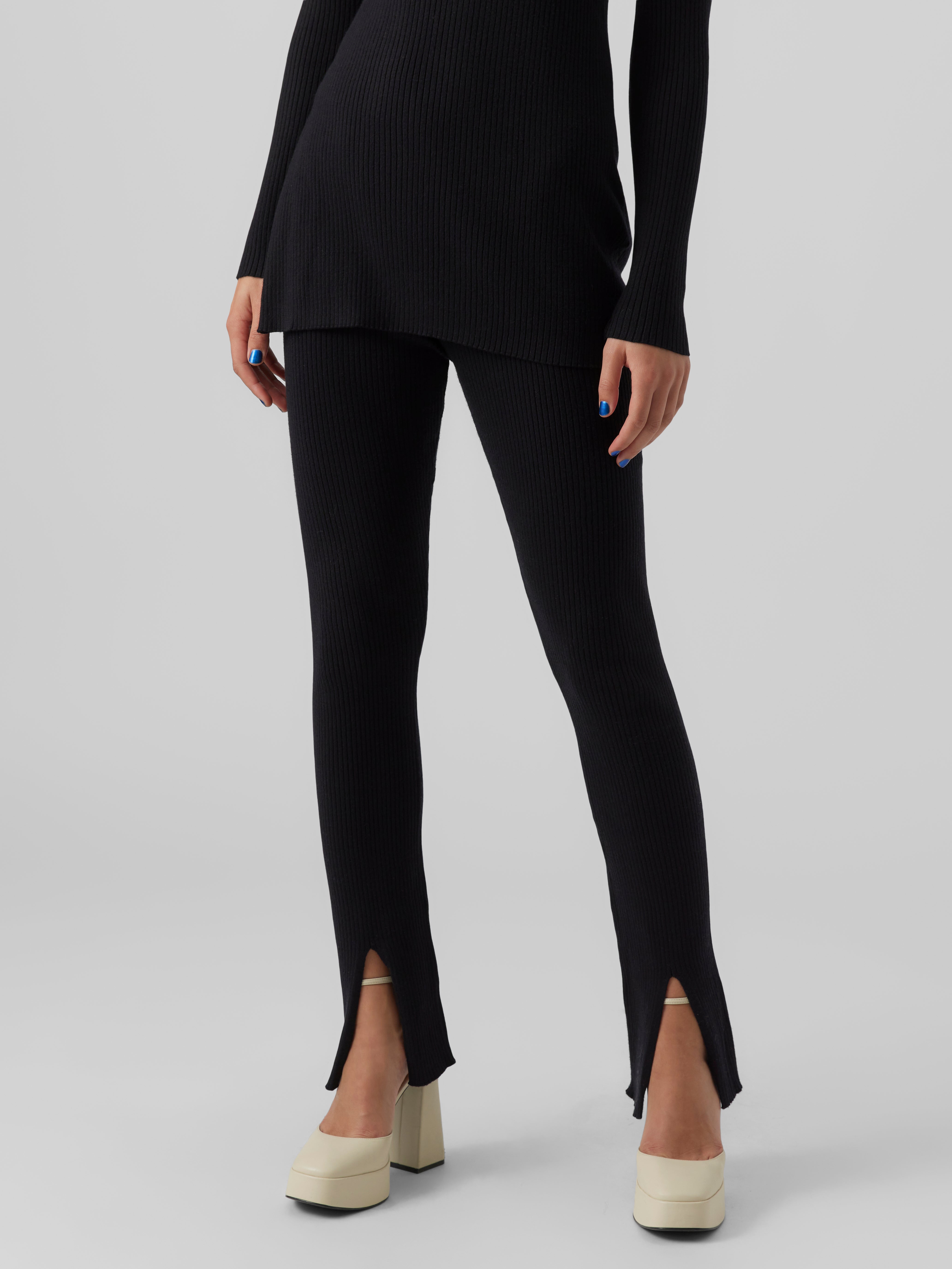 In The Style Plus - Exclusives - Velvet, fitted flares in black