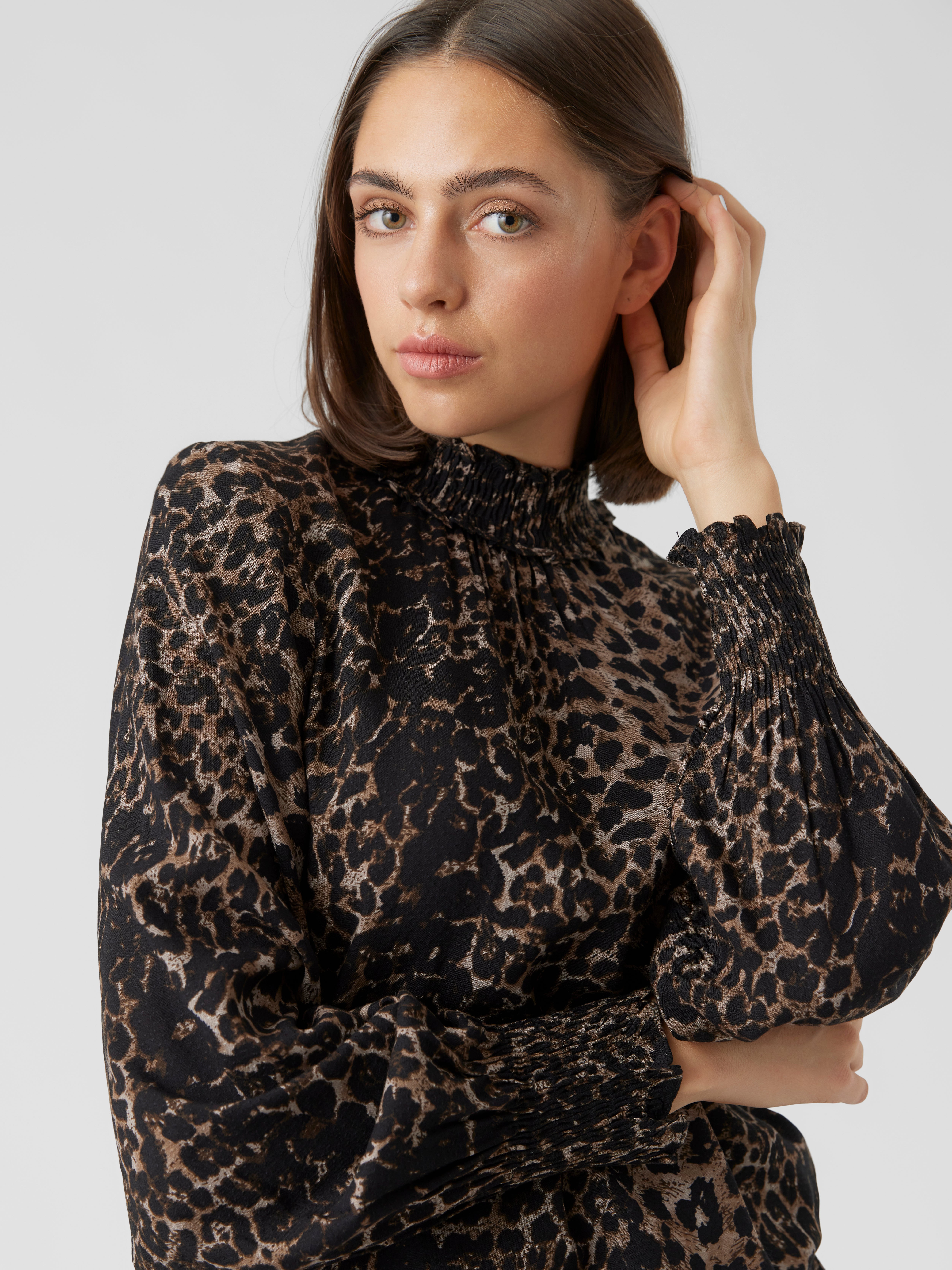 Standard Fit High neck Smocked cuffs 