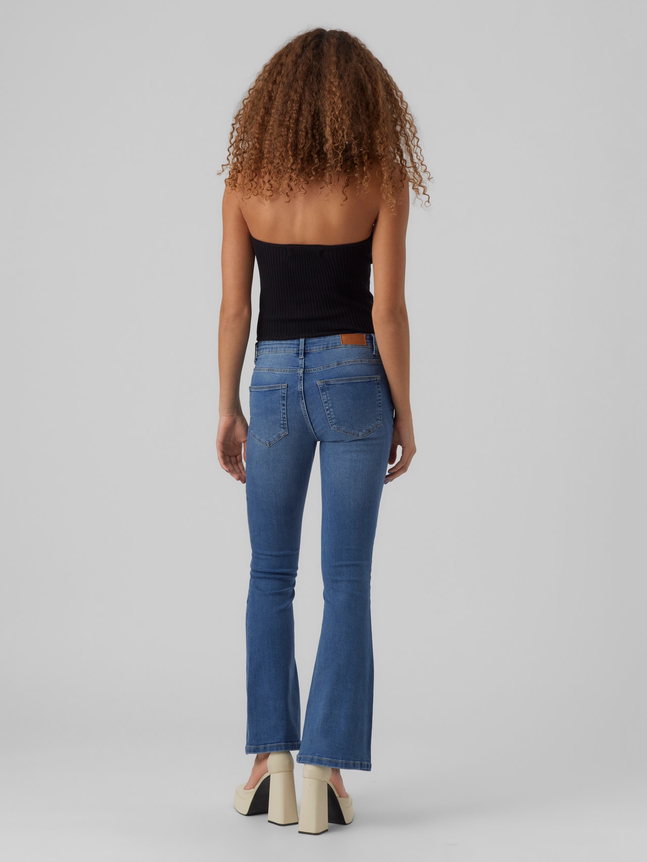 Vero Moda VMSCARLET Flared Fit Jeans -Medium Blue Denim - 10279177
