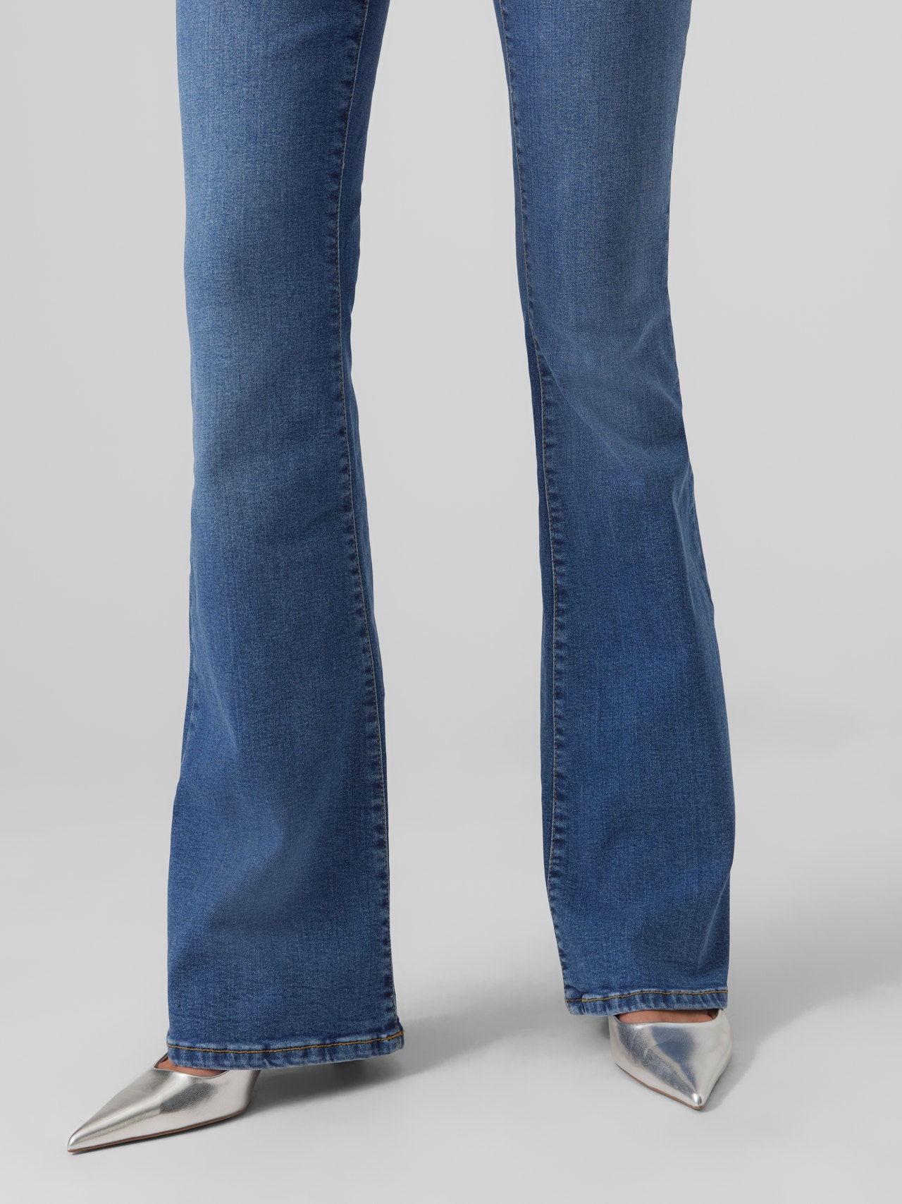 Vero Moda VMSIGI Taille basse Flared Fit Jeans -Medium Blue Denim - 10279227