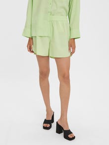 Vero Moda VMHELLA Shorts -Pistachio Green - 10279332
