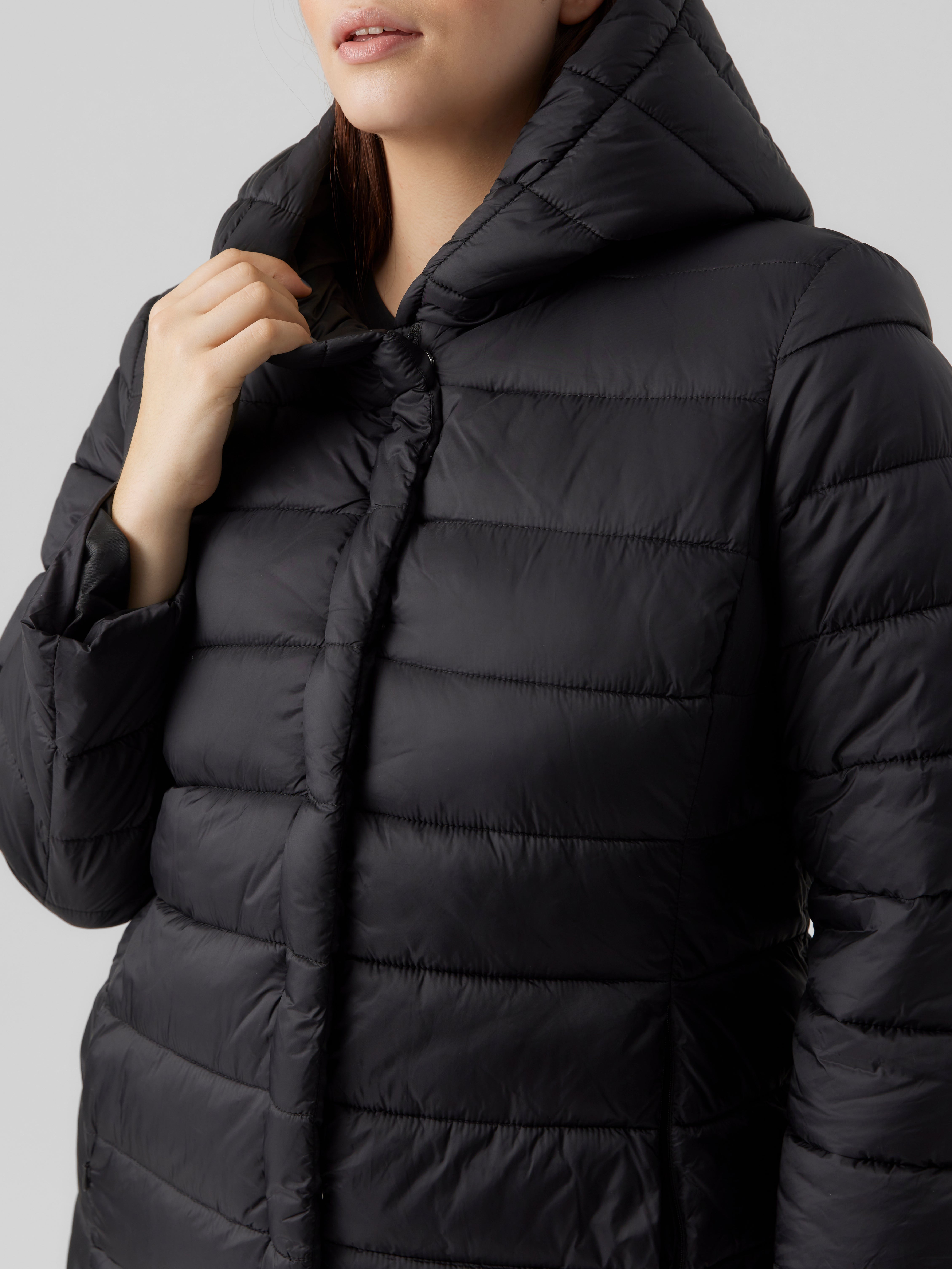 Hood Curve Jacket | Black | Vero Moda®