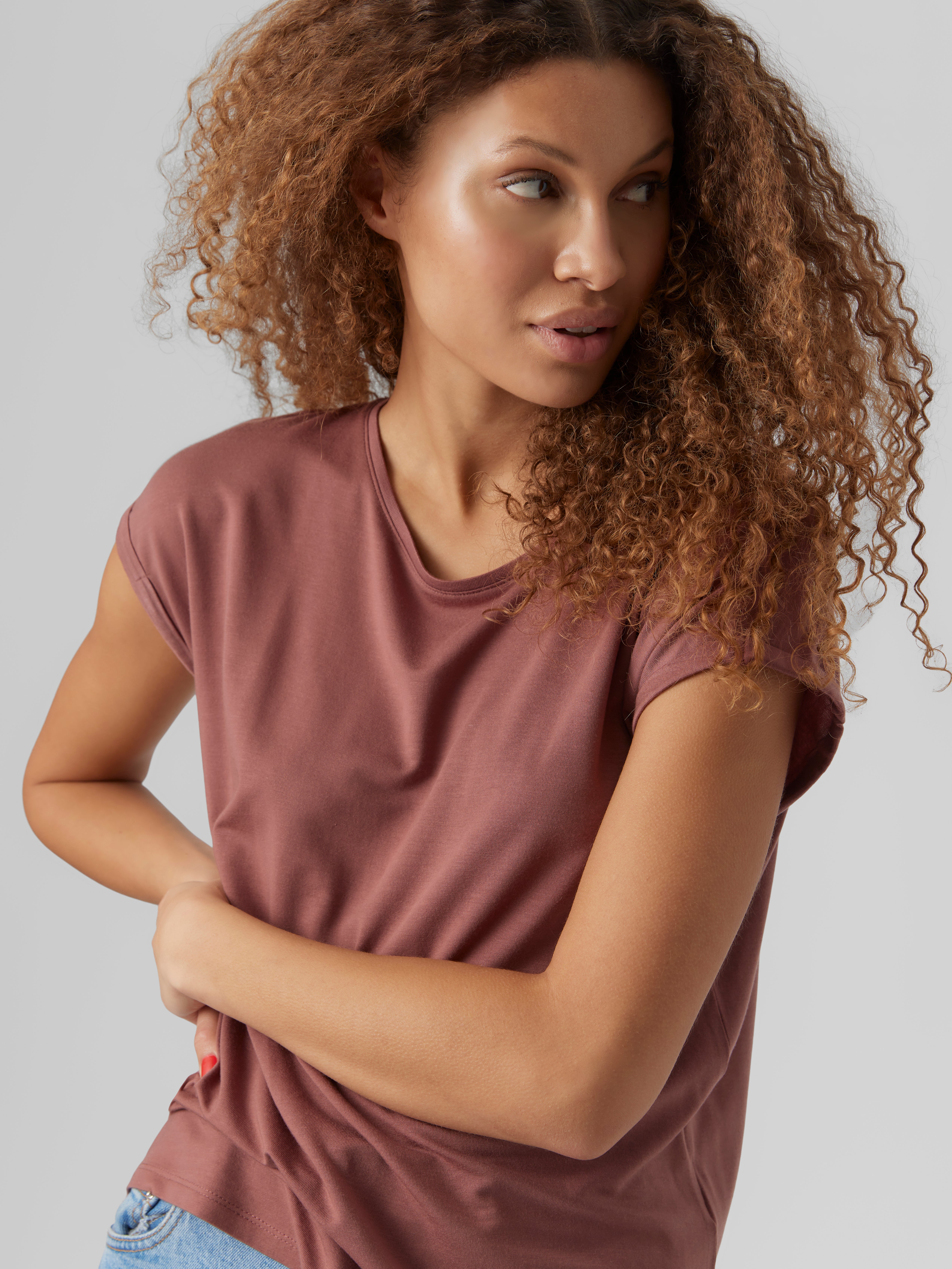 Women's Tops: Black, White, Red & More | VERO MODA