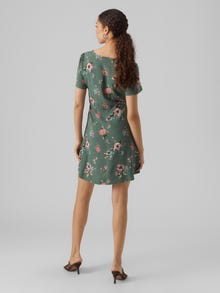 Vero Moda VMEASY Robe courte -Laurel Wreath - 10286751