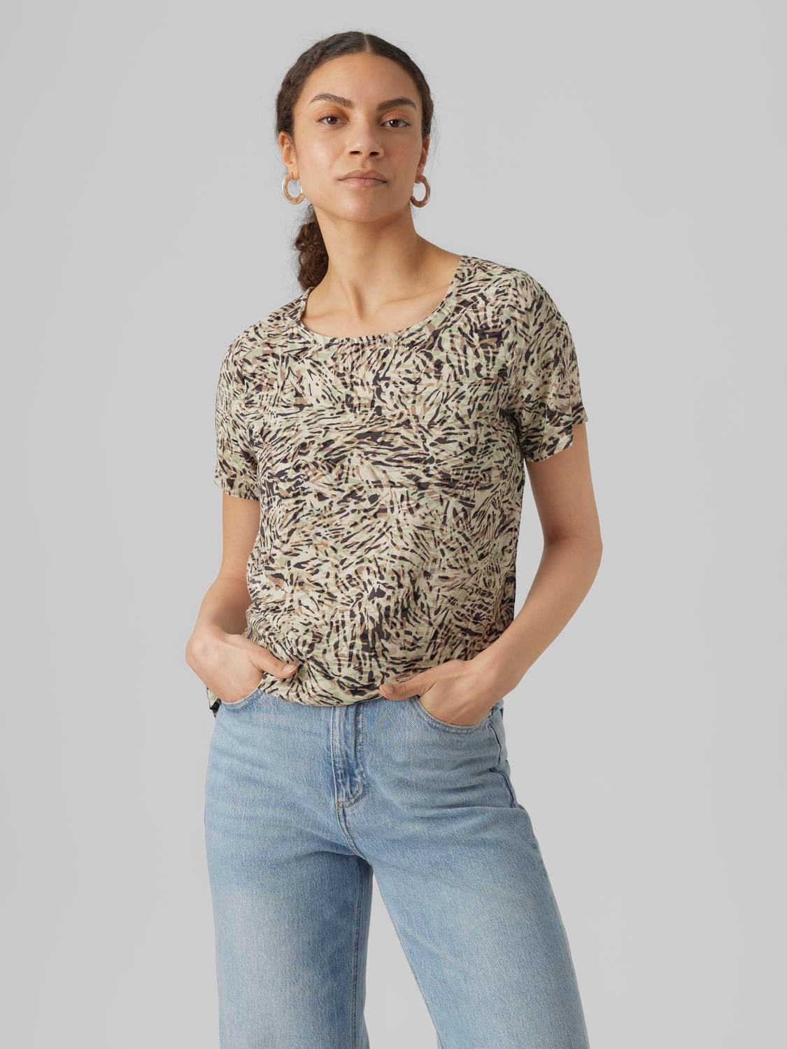 Women's T-shirts: Floral, Striped, Printed & More | VERO MODA