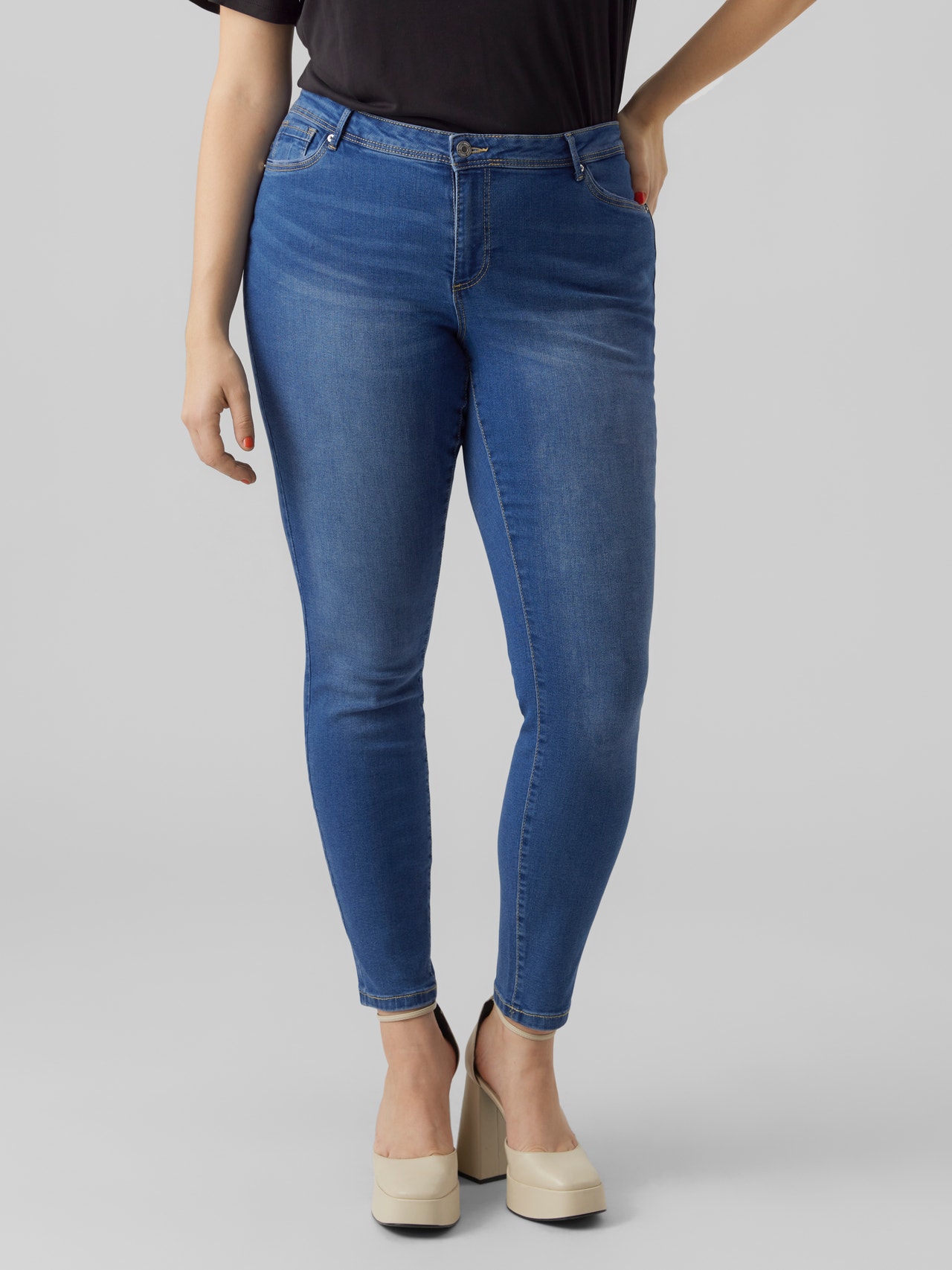 Vero Moda VMFANYA Middels høyt snitt Slim Fit Jeans -Medium Blue Denim - 10287061