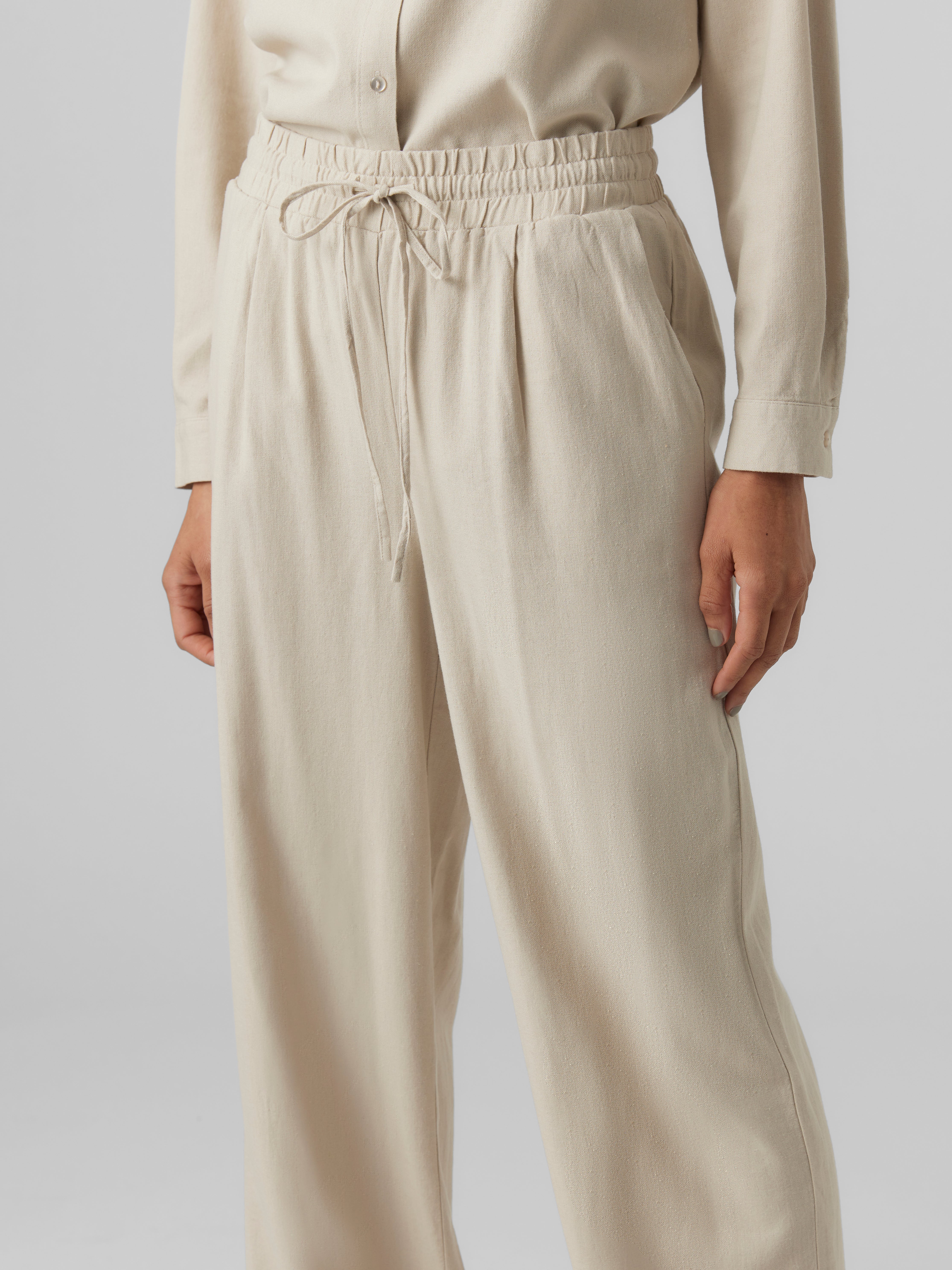 VMJESMILO Middels høy midje Bukser | Lys grå | Vero Moda®