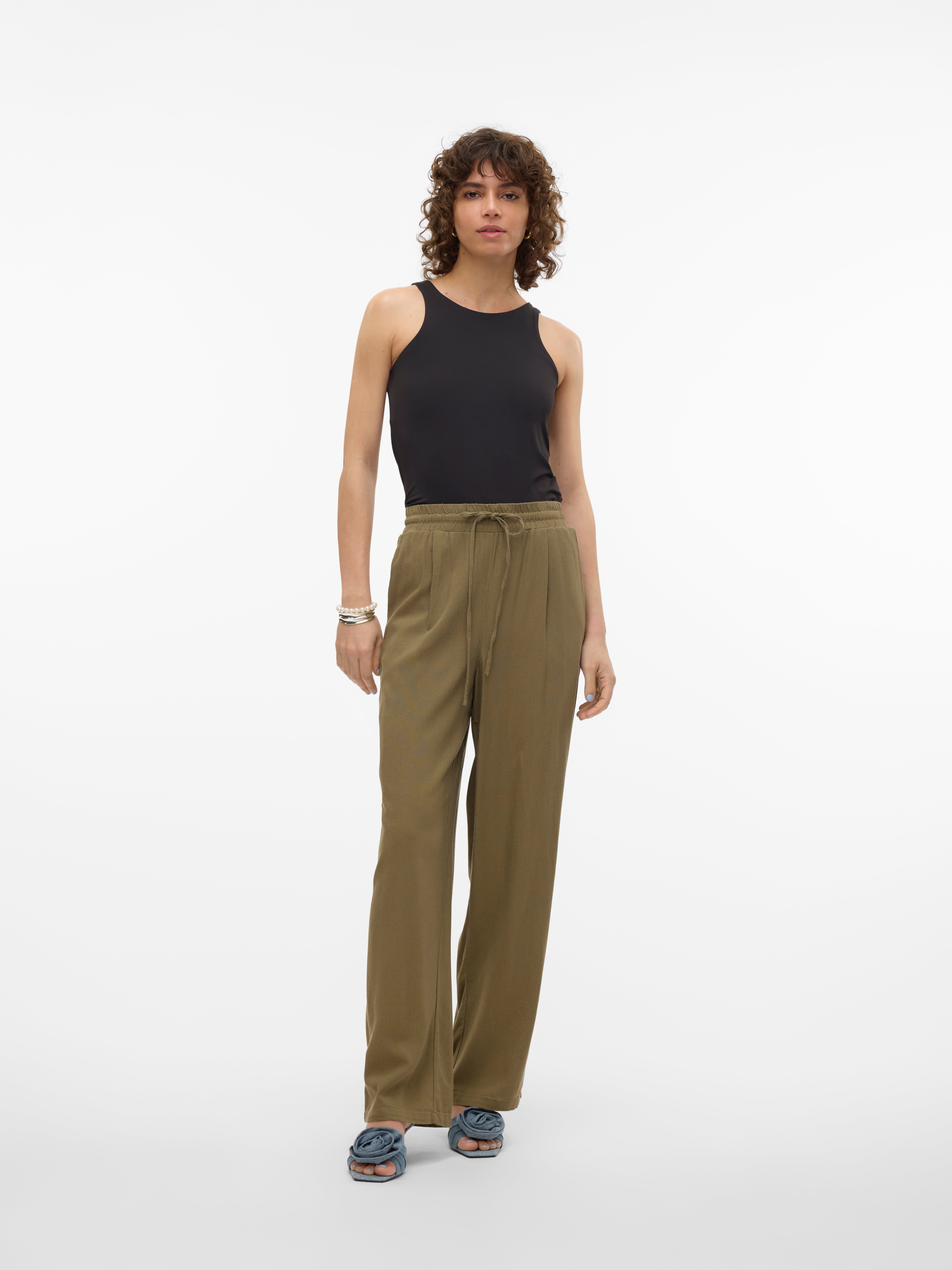VMJESMILO Mittlere Taille Hose | Mittelbraun | Vero Moda® 