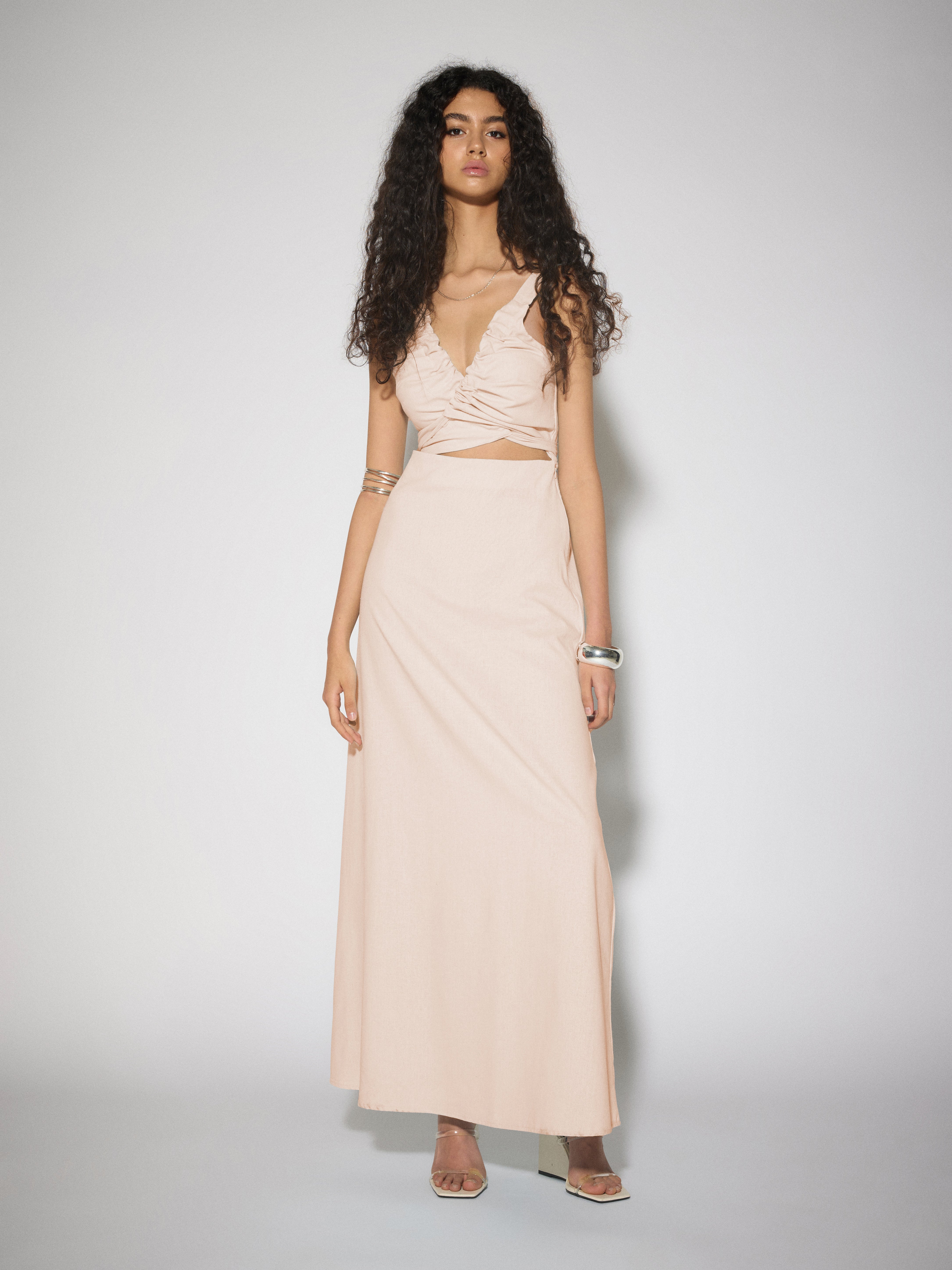 SOMETHINGNEW X KLARA HELLQVIST Long dress with 35% discount! | Vero Moda®