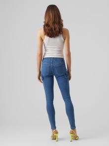 Vero Moda VMCATCH Mid rise Cargo Fit Jeans -Medium Blue Denim - 10289942