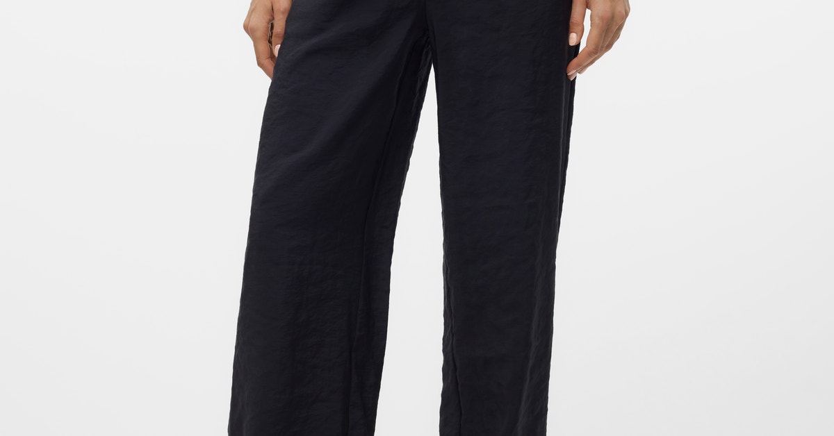 Vero Moda dam shorts VMQUEENY - Scarlet Ibis main image 0