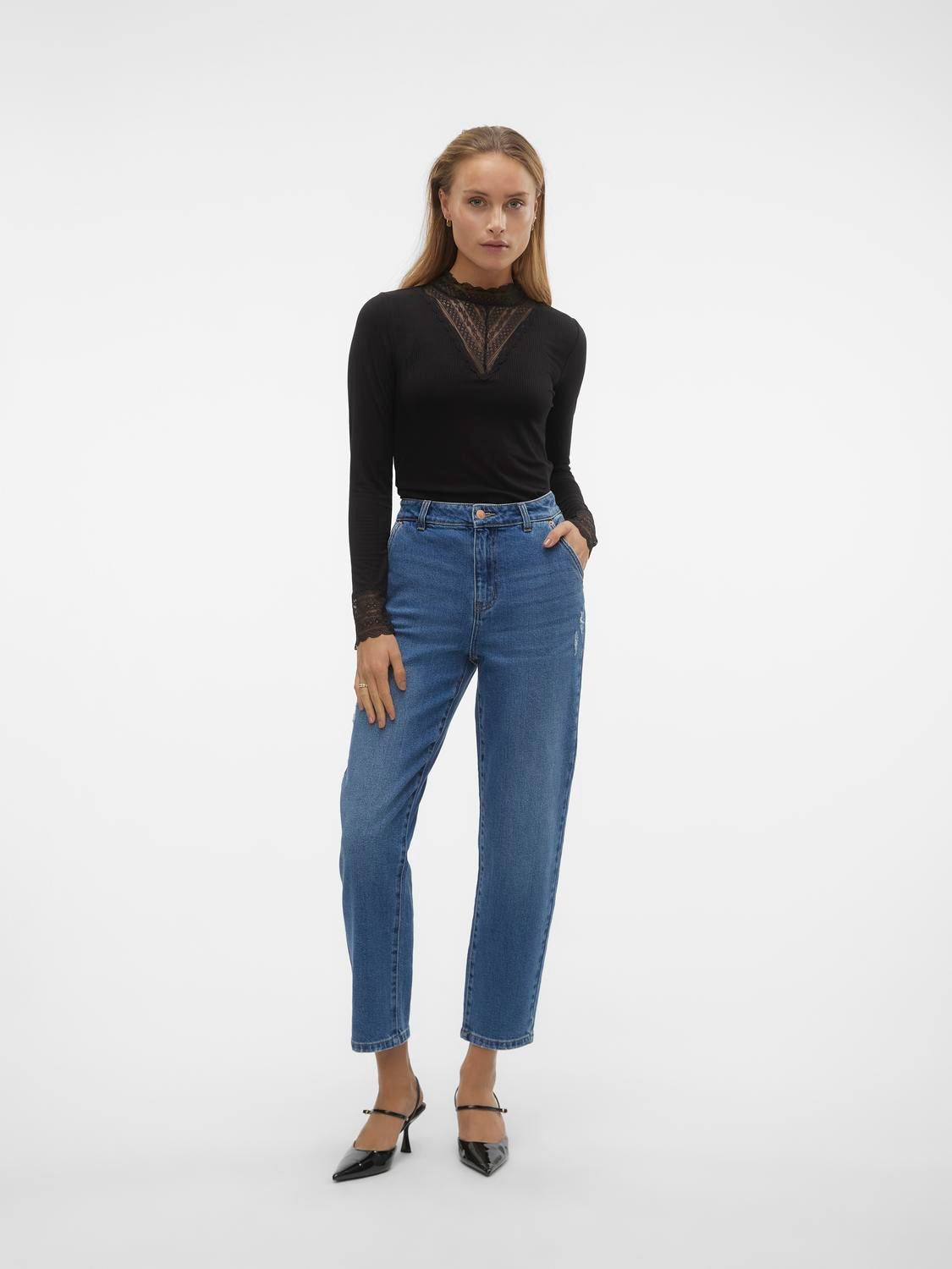 VMISA High rise Mom Fit Jeans | Medium Blue | Vero Moda®