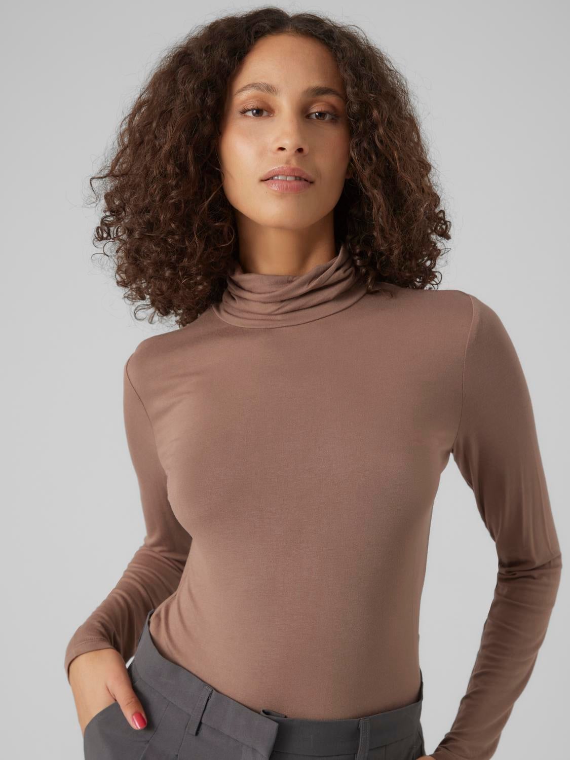 Medium | VMALBERTE Moda® Vero | T-Shirt Brown