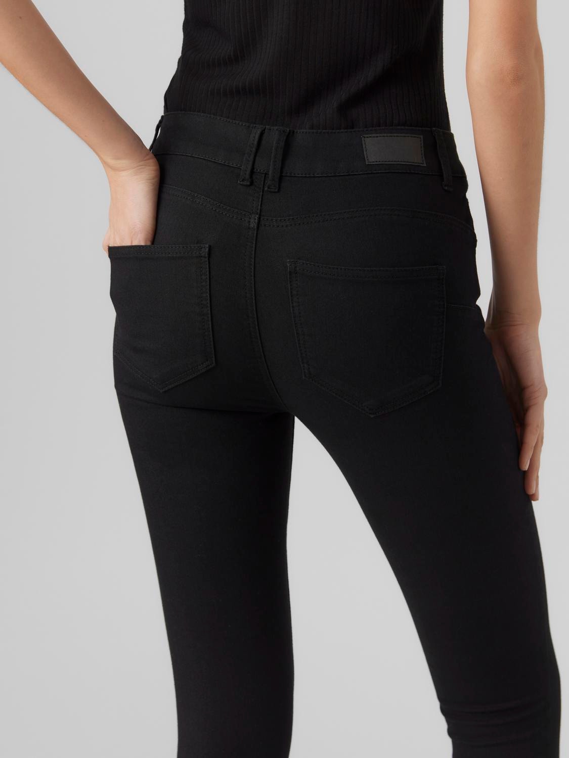 Vero Moda VMSELA Mid Rise Slim Fit Jeans -Black Denim - 10294201