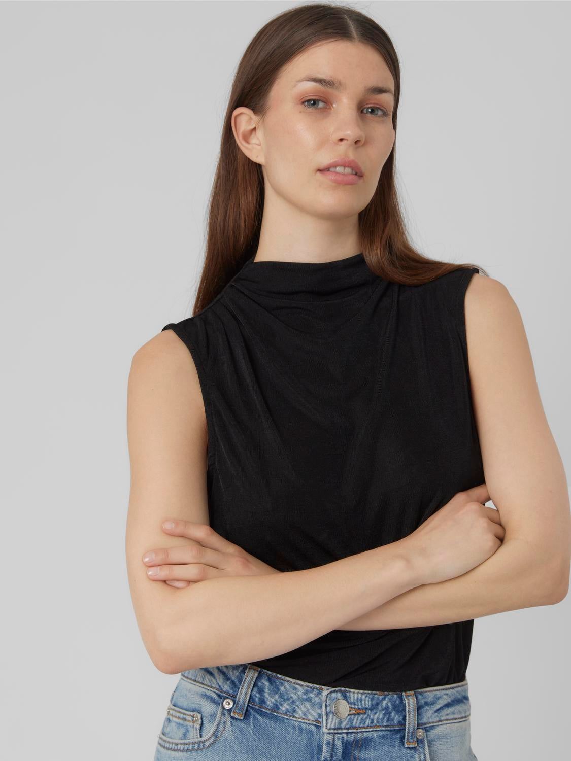 Women's Tops: Black, White, Red & More | VERO MODA