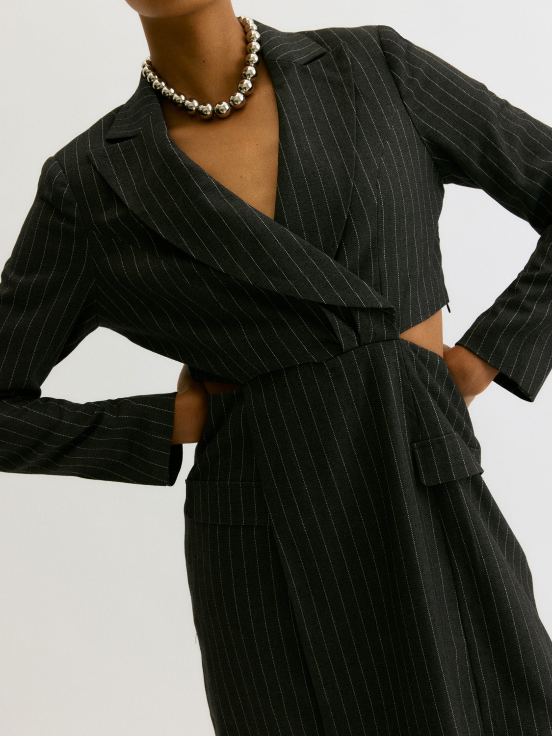 Vero Moda SOMETHINGNEW X LAME COBAIN Krótka sukienka -Grey Pinstripe - 10297069