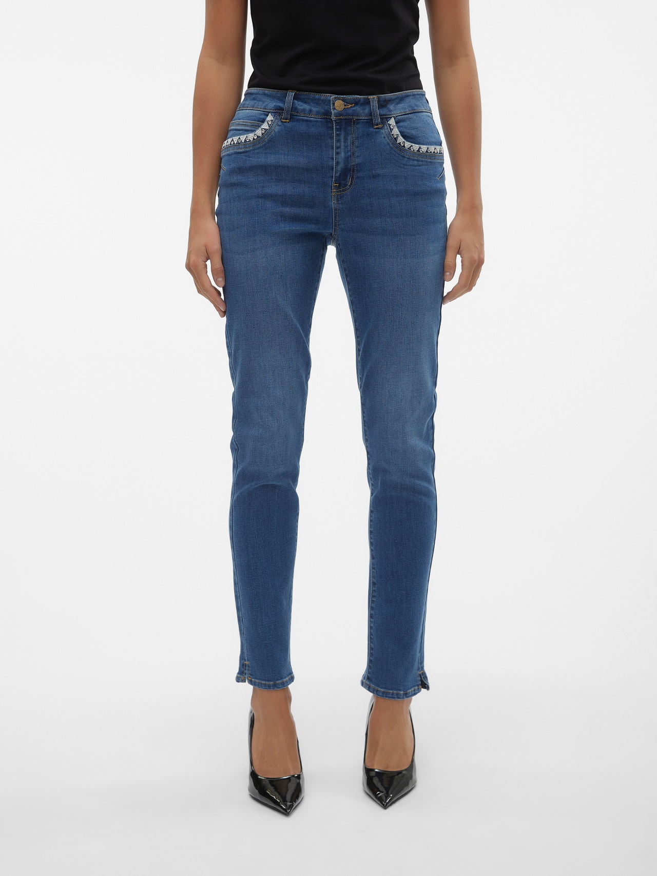 VMYOURS Mid rise Tapered Fit Jeans with 40% discount! | Vero Moda®