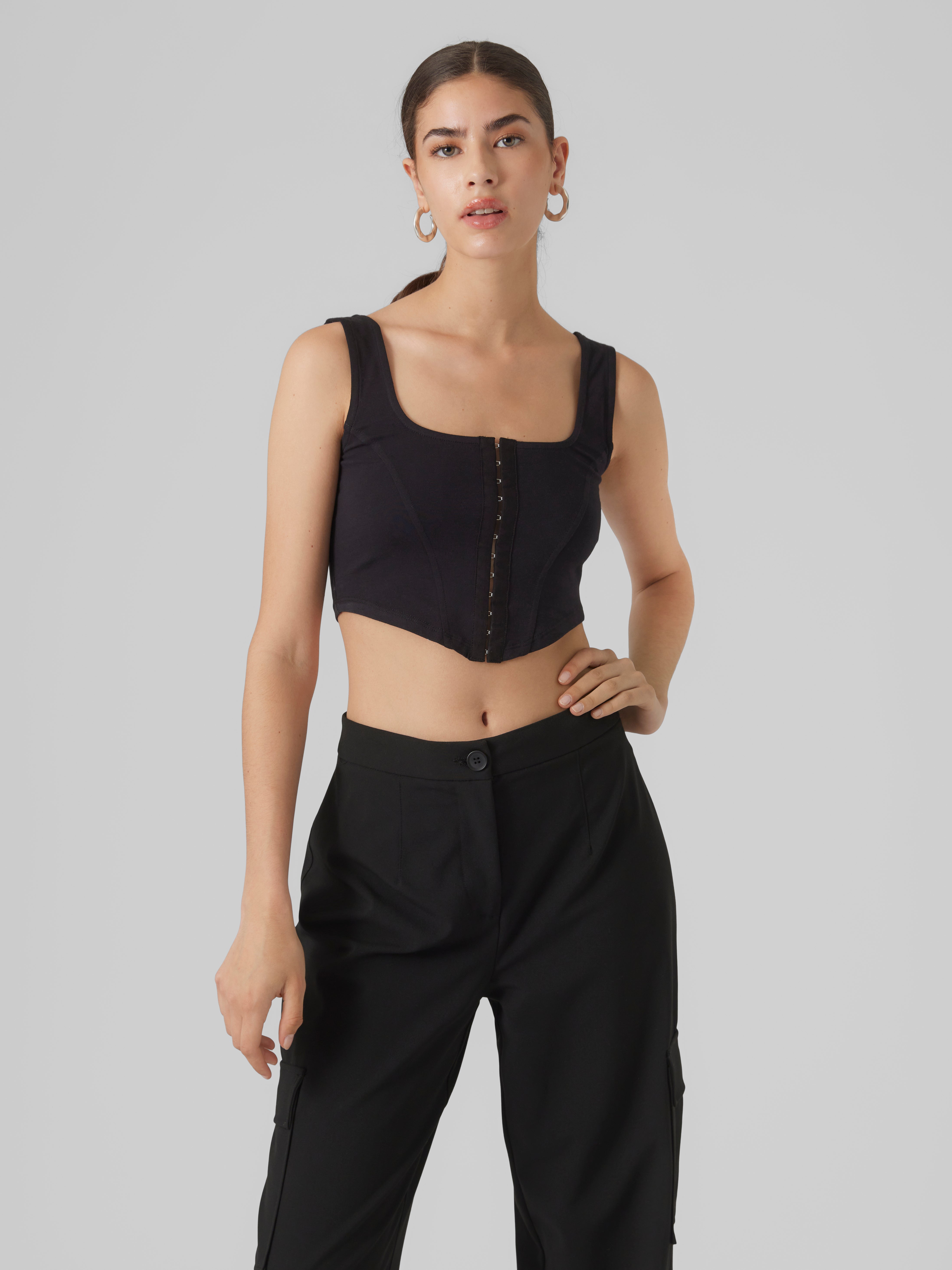 ヴェロモーダ Vero Moda slinky crossover crop top in black