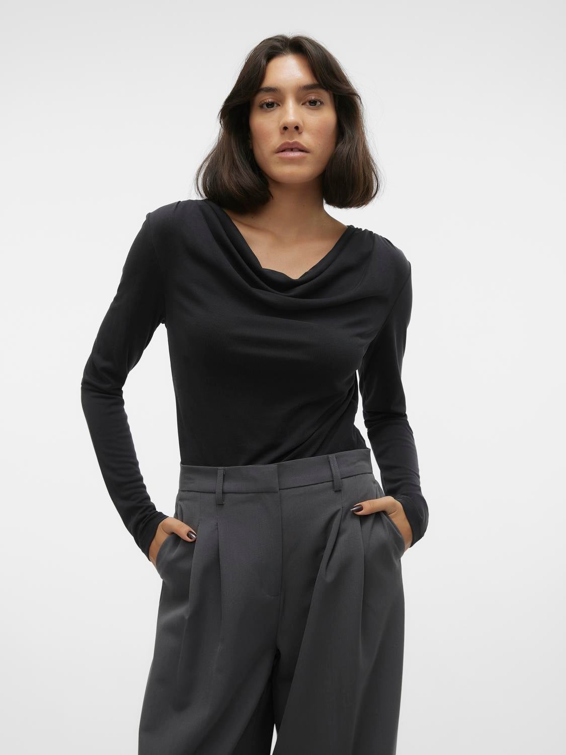 Women's Tops: Black, White, Red & More | VERO MODA