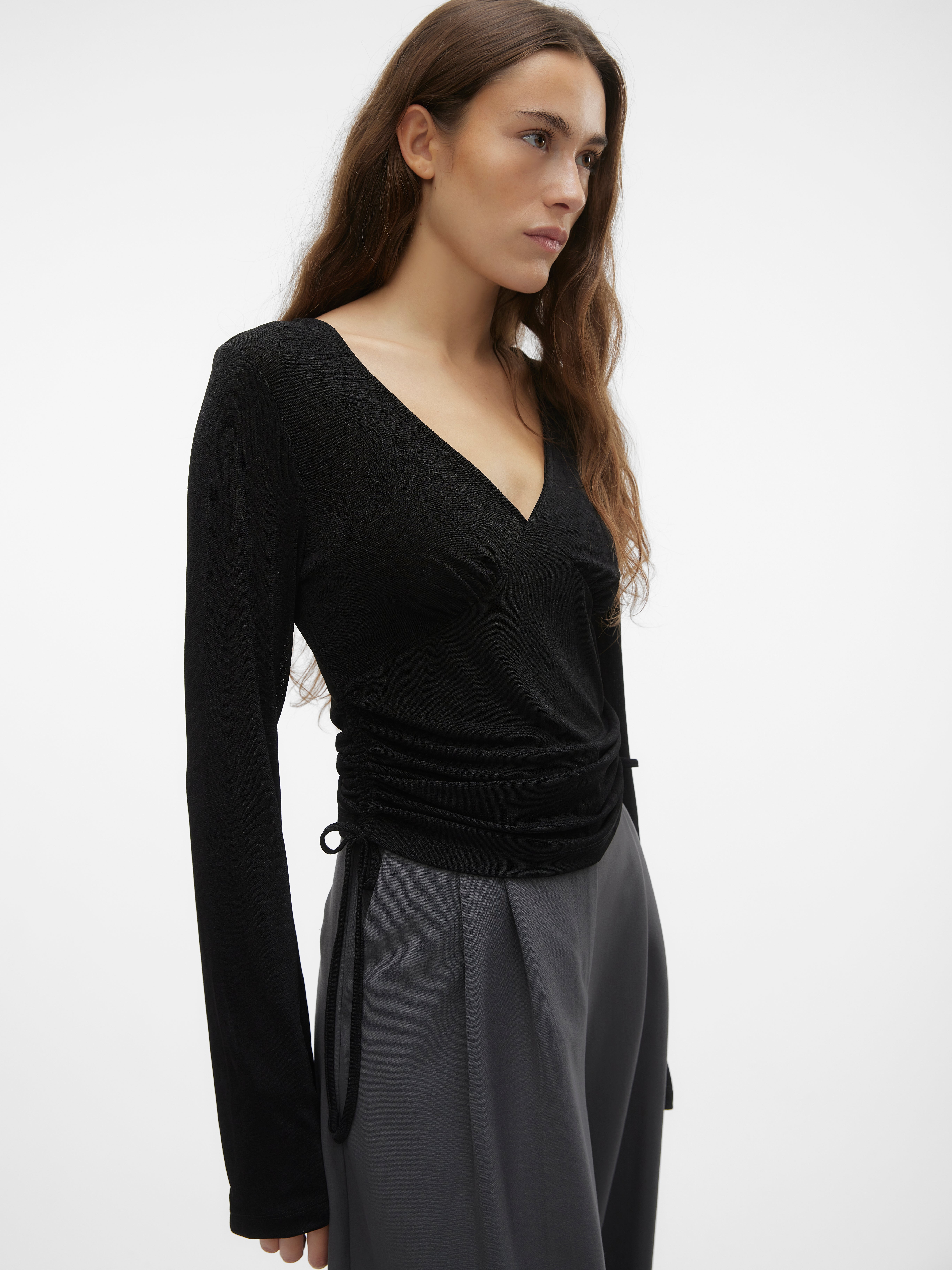 Women's Tops: Black, White, Red & More | VERO MODA