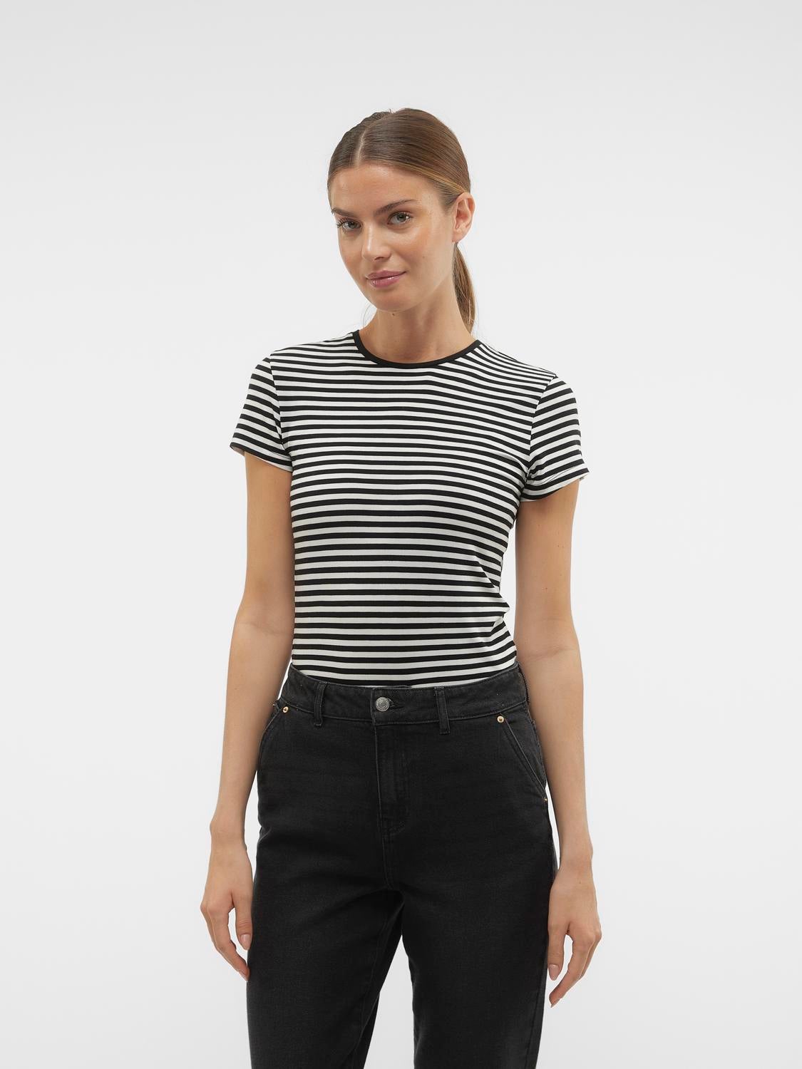 ヴェロモーダ Vero Moda slinky crossover crop top in black