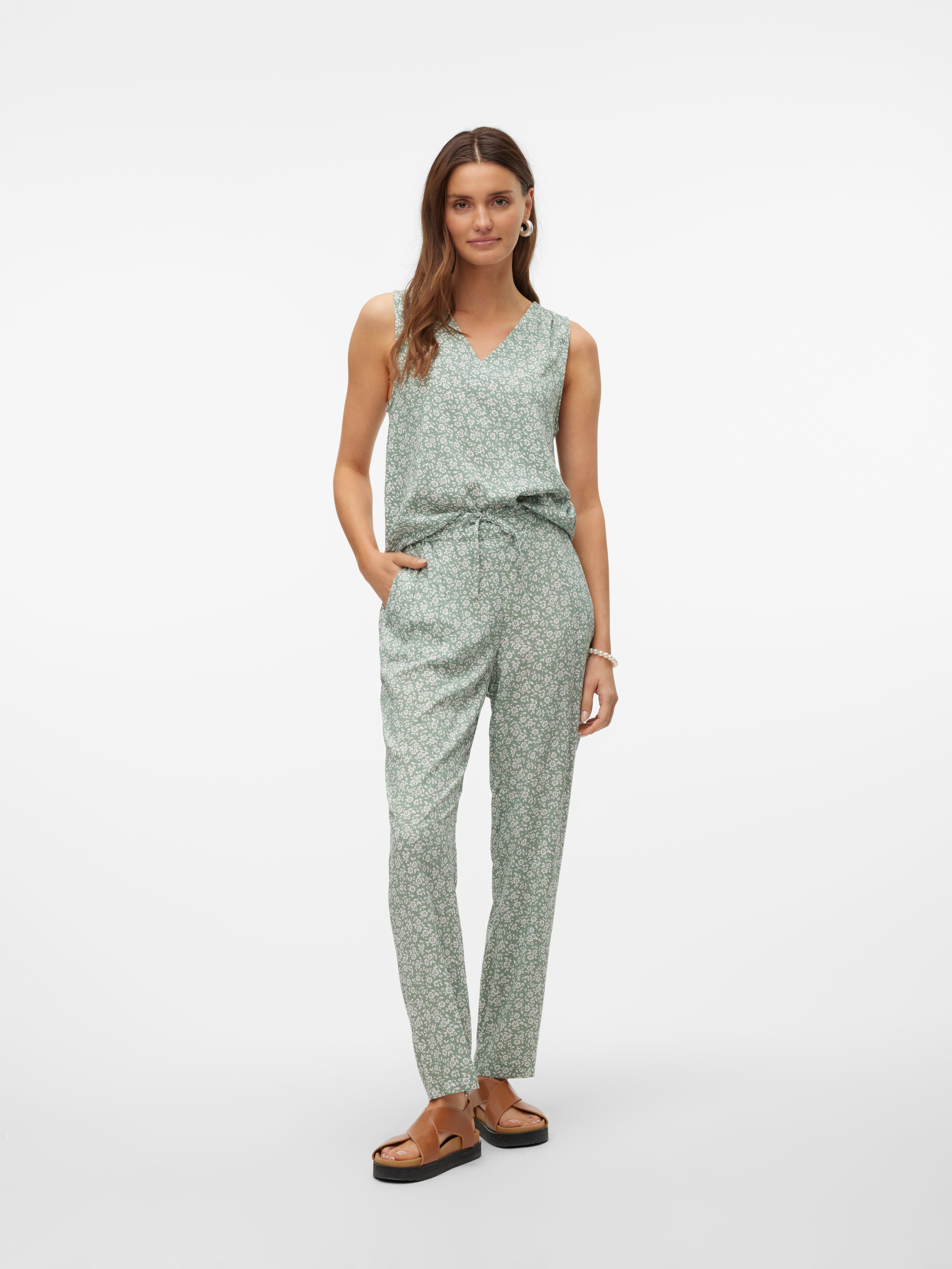 VMEASY Mittlere Taille Hose | Dunkelgrün | Vero Moda®