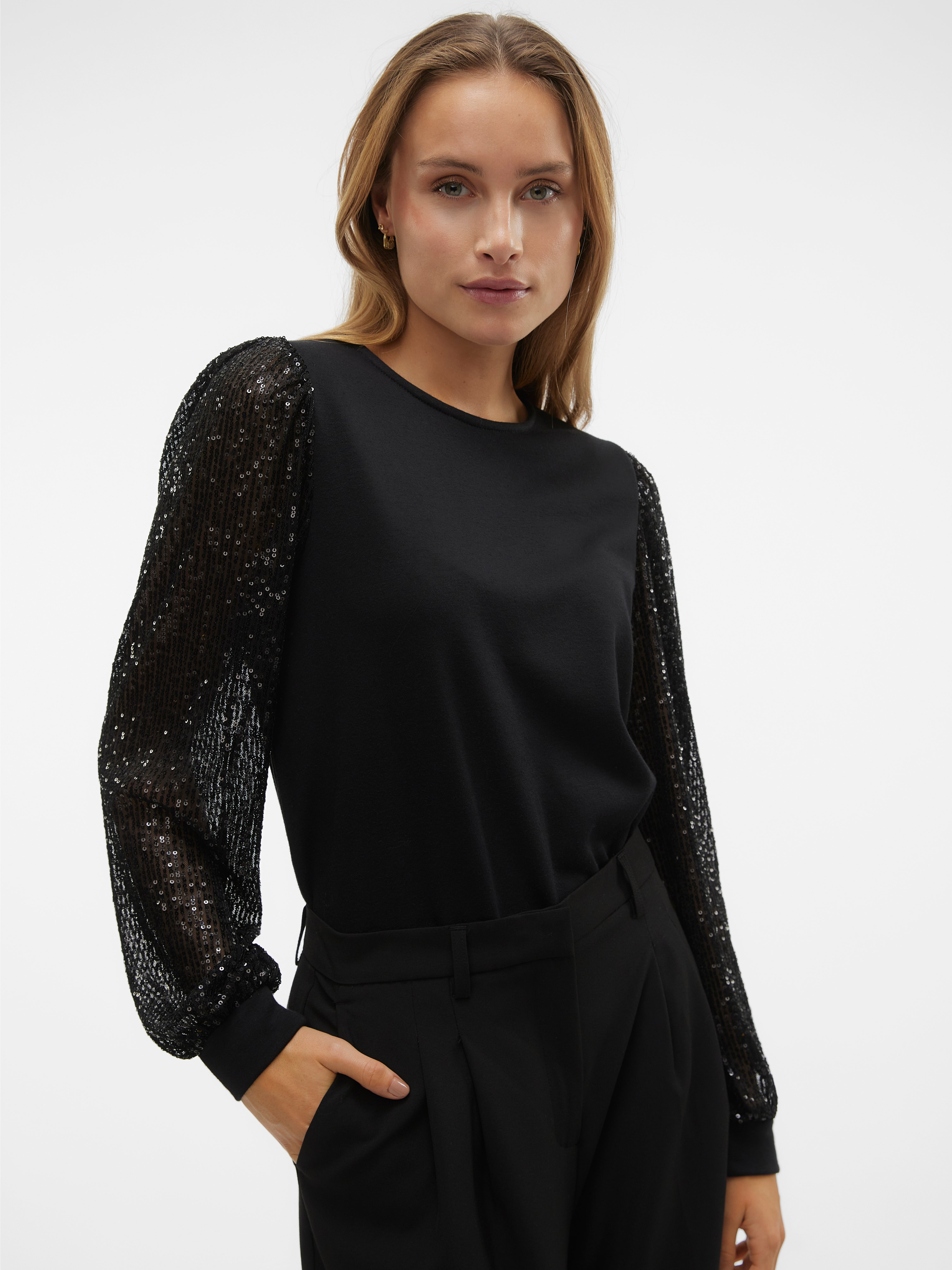 Women's Tops: Black, White, Red & More | VERO MODA