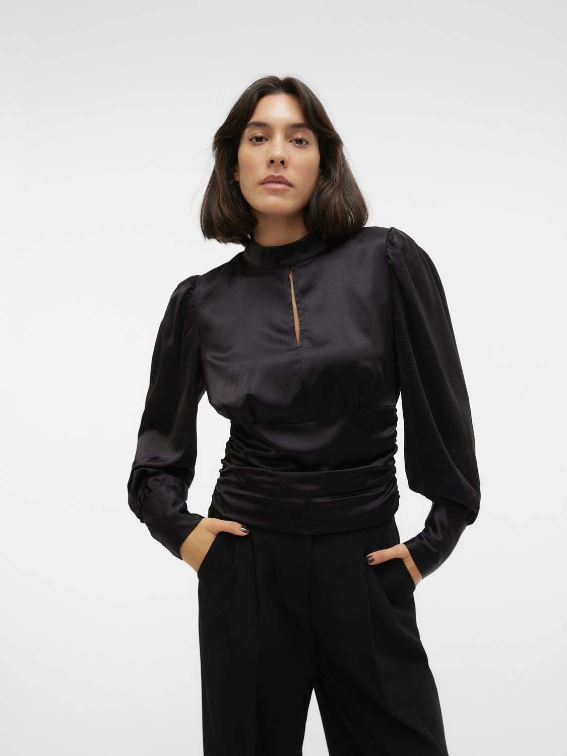 Women's Tops: Black, White, Red & More | VERO MODA