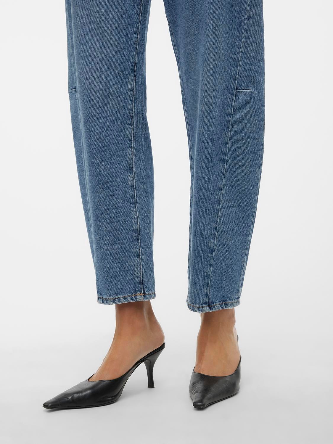 Vero Moda VMELLIE Mom fit Jeans -Medium Blue Denim - 10305392